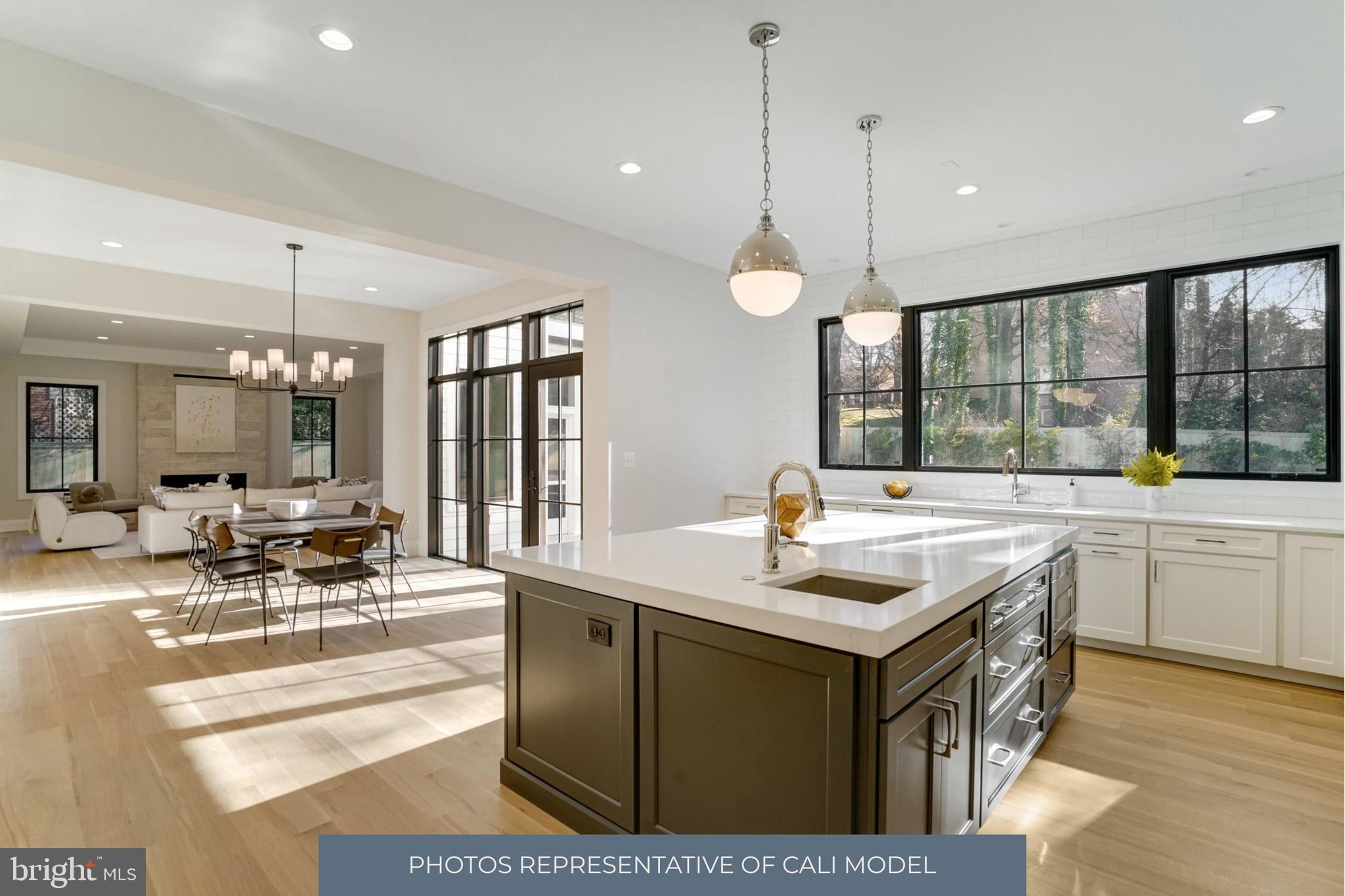 COUNTRY CLUB HILLS - Residential