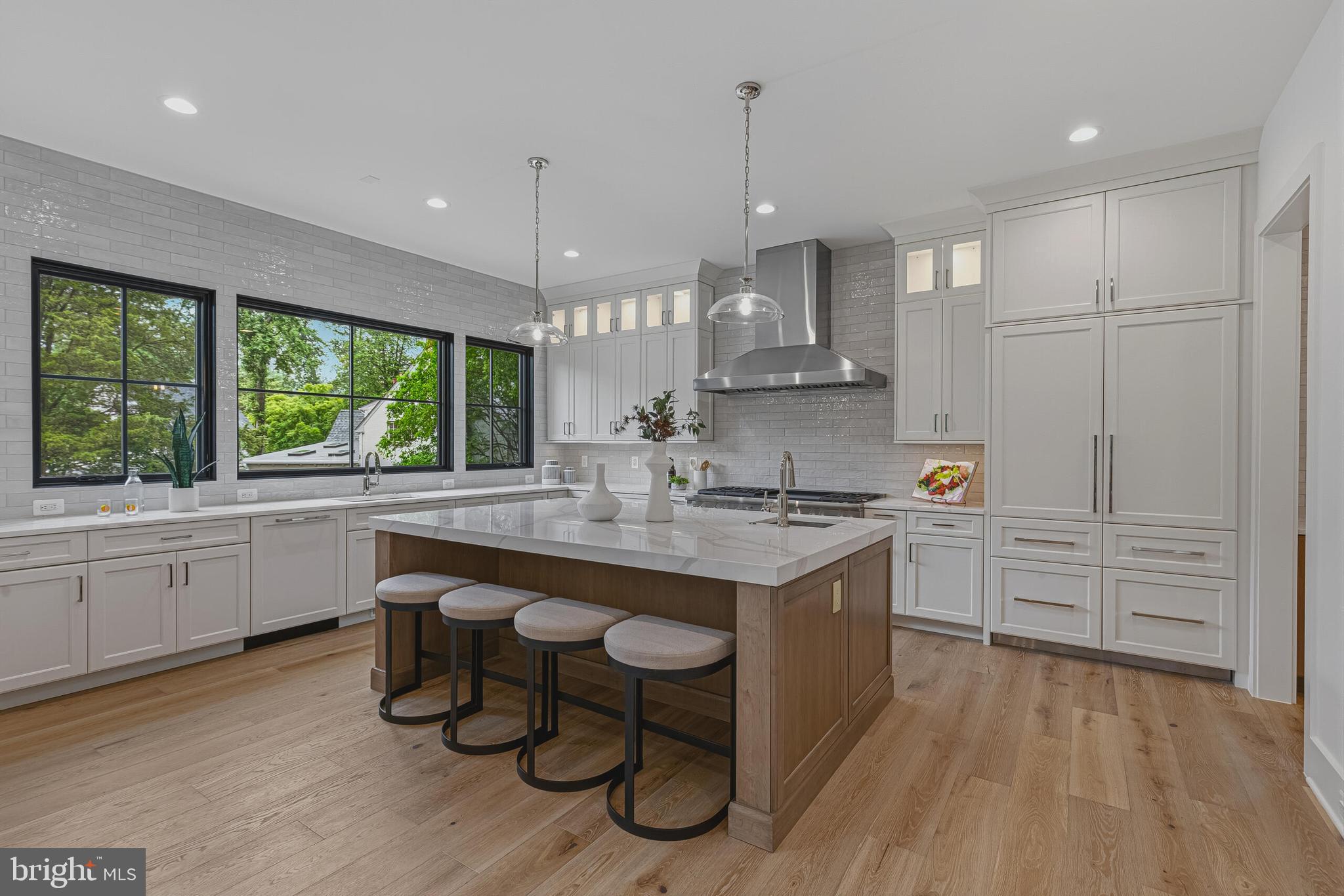 COUNTRY CLUB HILLS - Residential