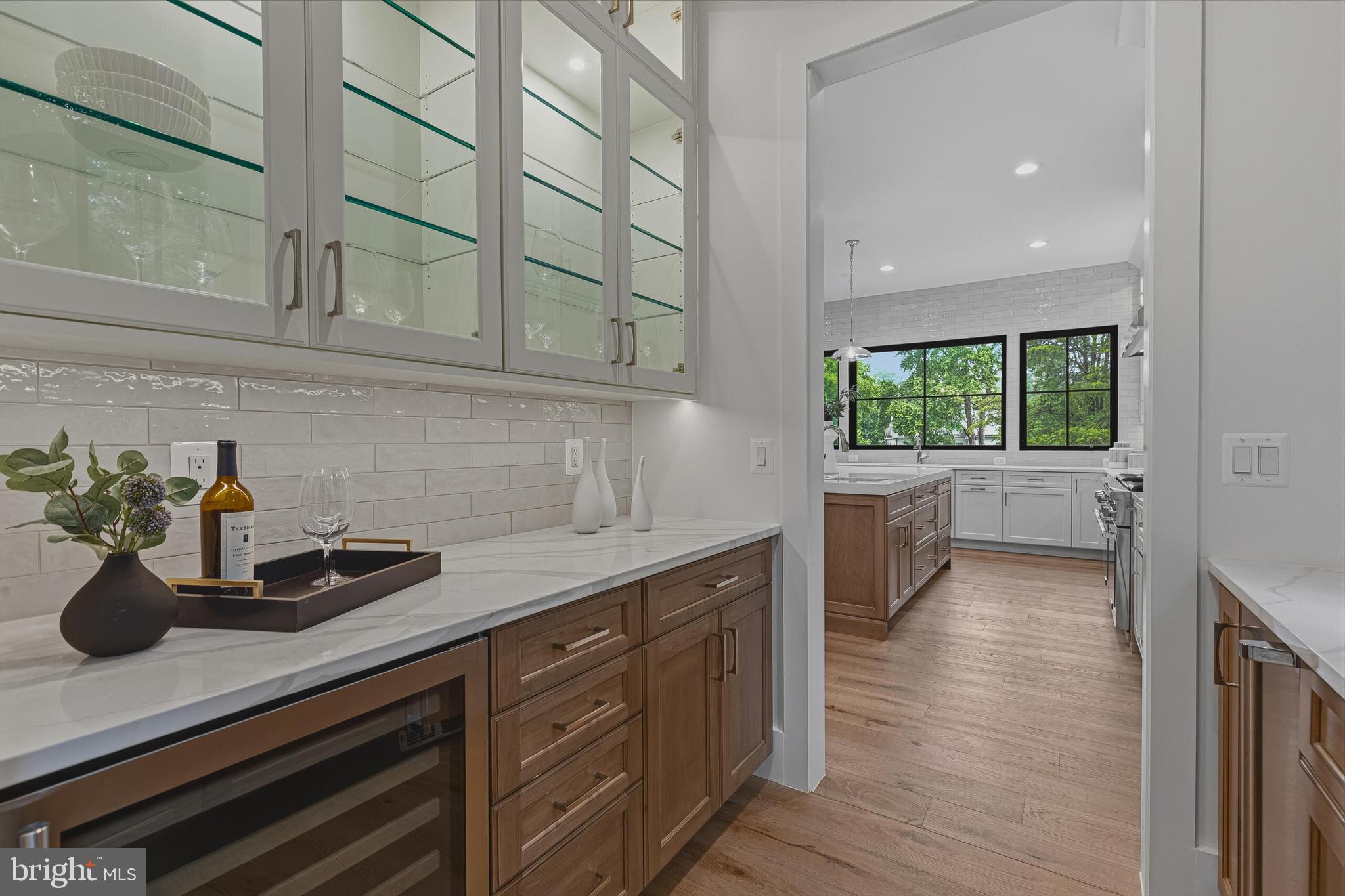COUNTRY CLUB HILLS - Residential