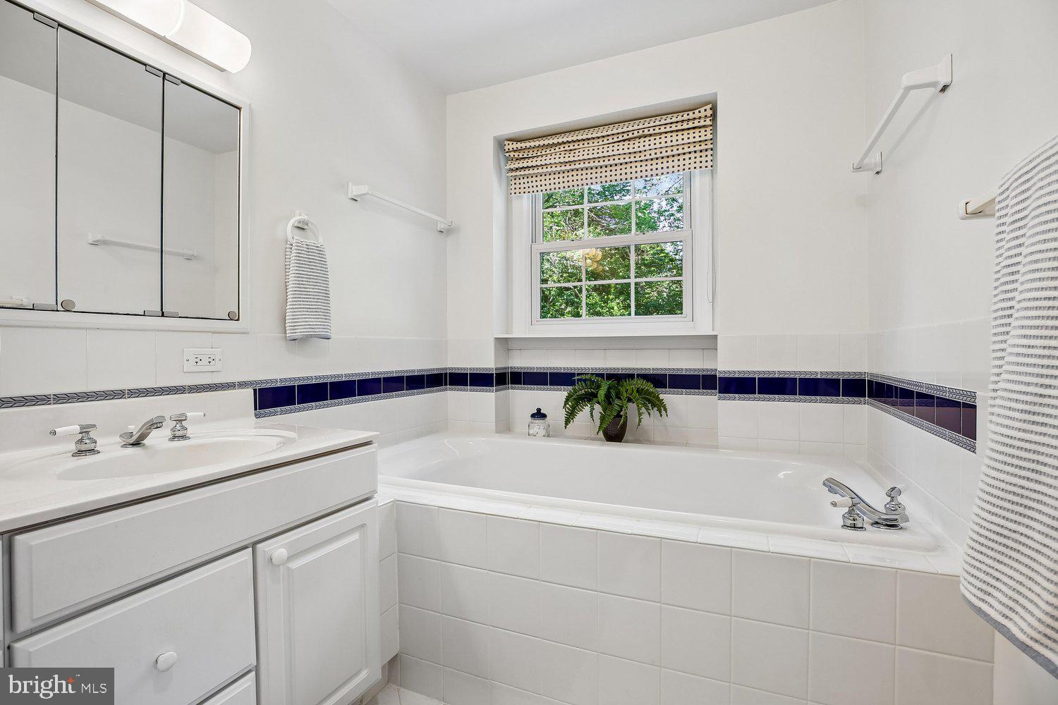 GLENFIELD MANOR - Residential