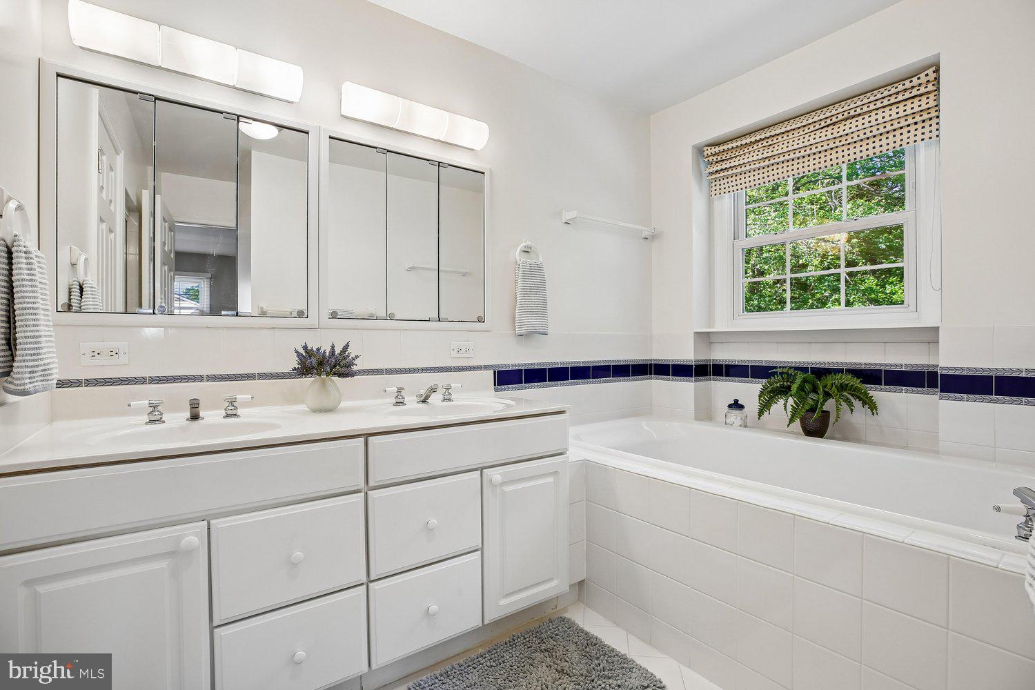 GLENFIELD MANOR - Residential