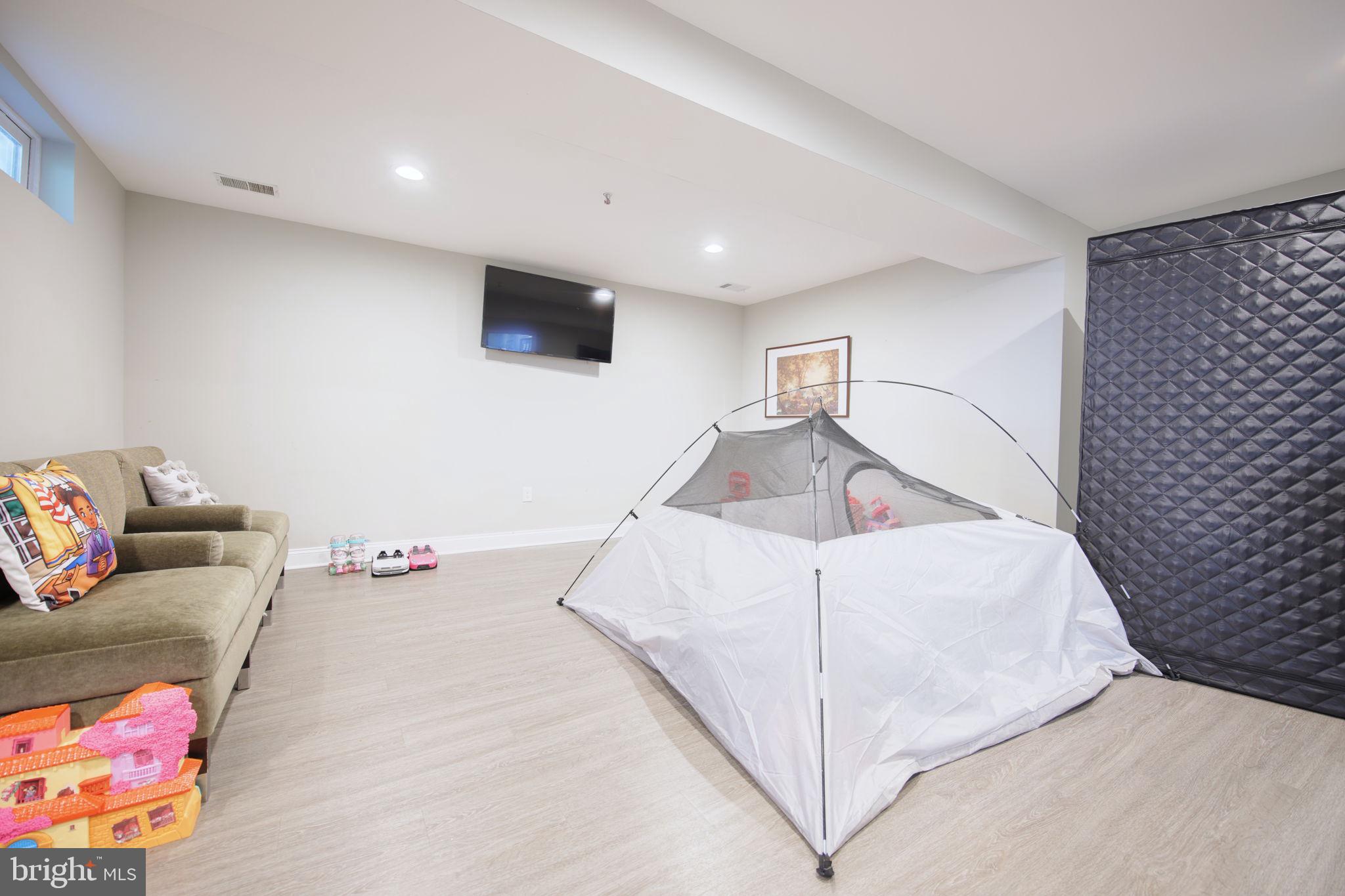 ADNELL - Residential