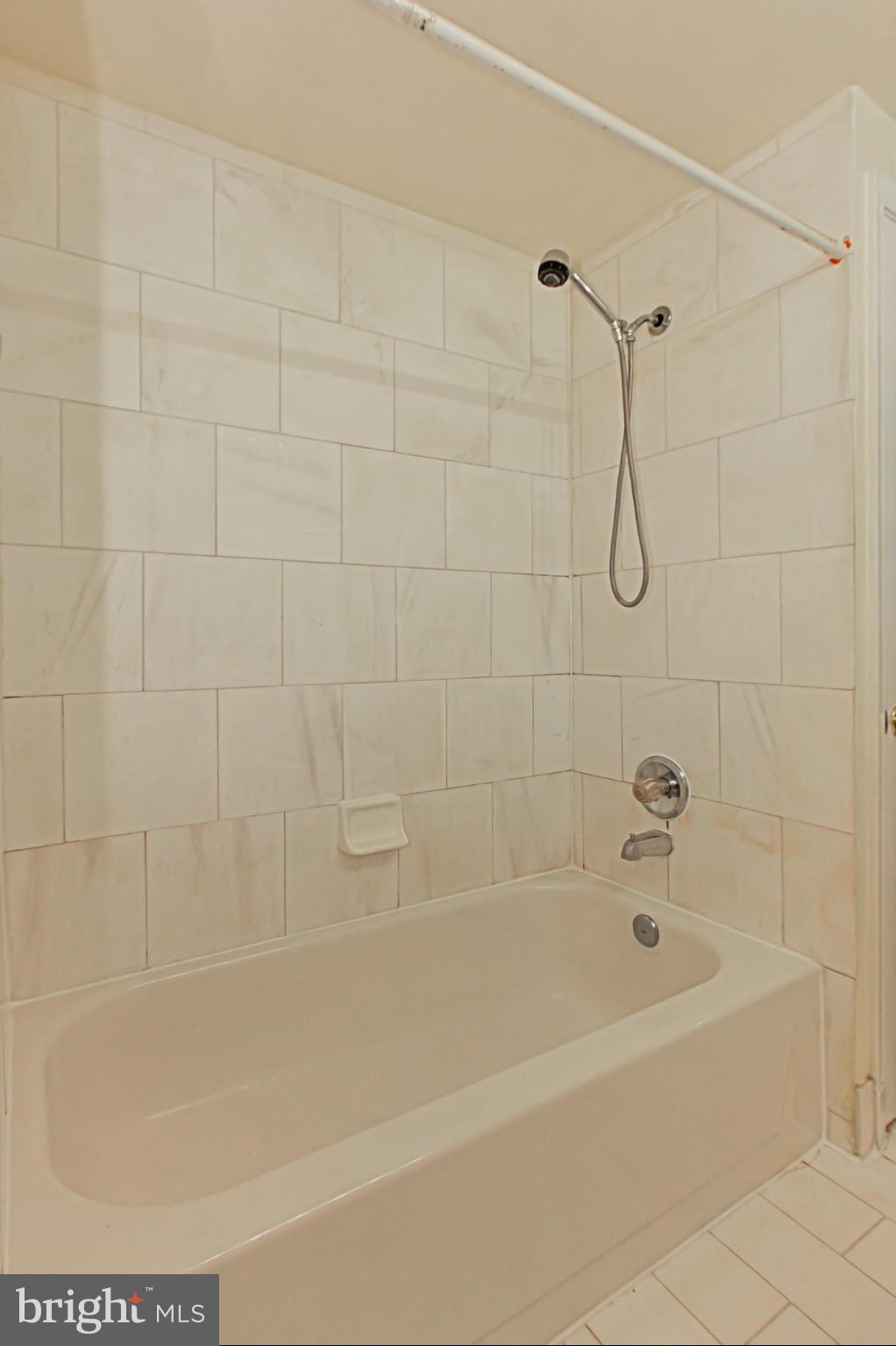 BELLA VISTA - Residential Lease