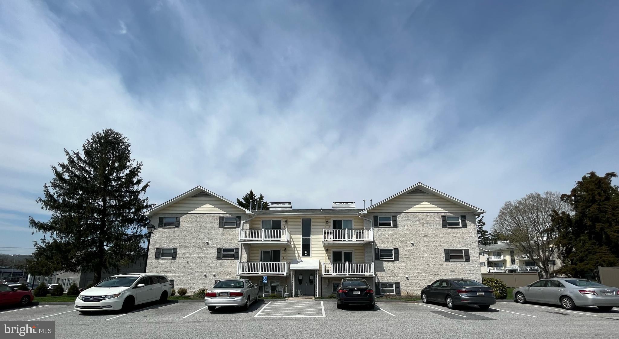 This beautiful spacious condo has an open concept, lower level washers & dryers, in ground pool with plenty of parking in Cockeysville near Hunt Valley, Maryland as well as plenty of shopping along with private & public schools. This 2nd level Unit has brand new flooring, with freshly painted walls, new kitchen
countertops, window blinds, electric sockets and switches. A cozy wood burning fireplace in the living-room as well as a private balcony tops this lovely pristine well kept condo.