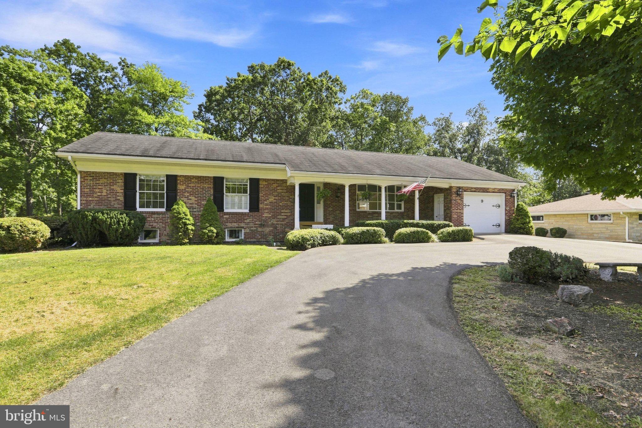 9 FOREST DRIVE