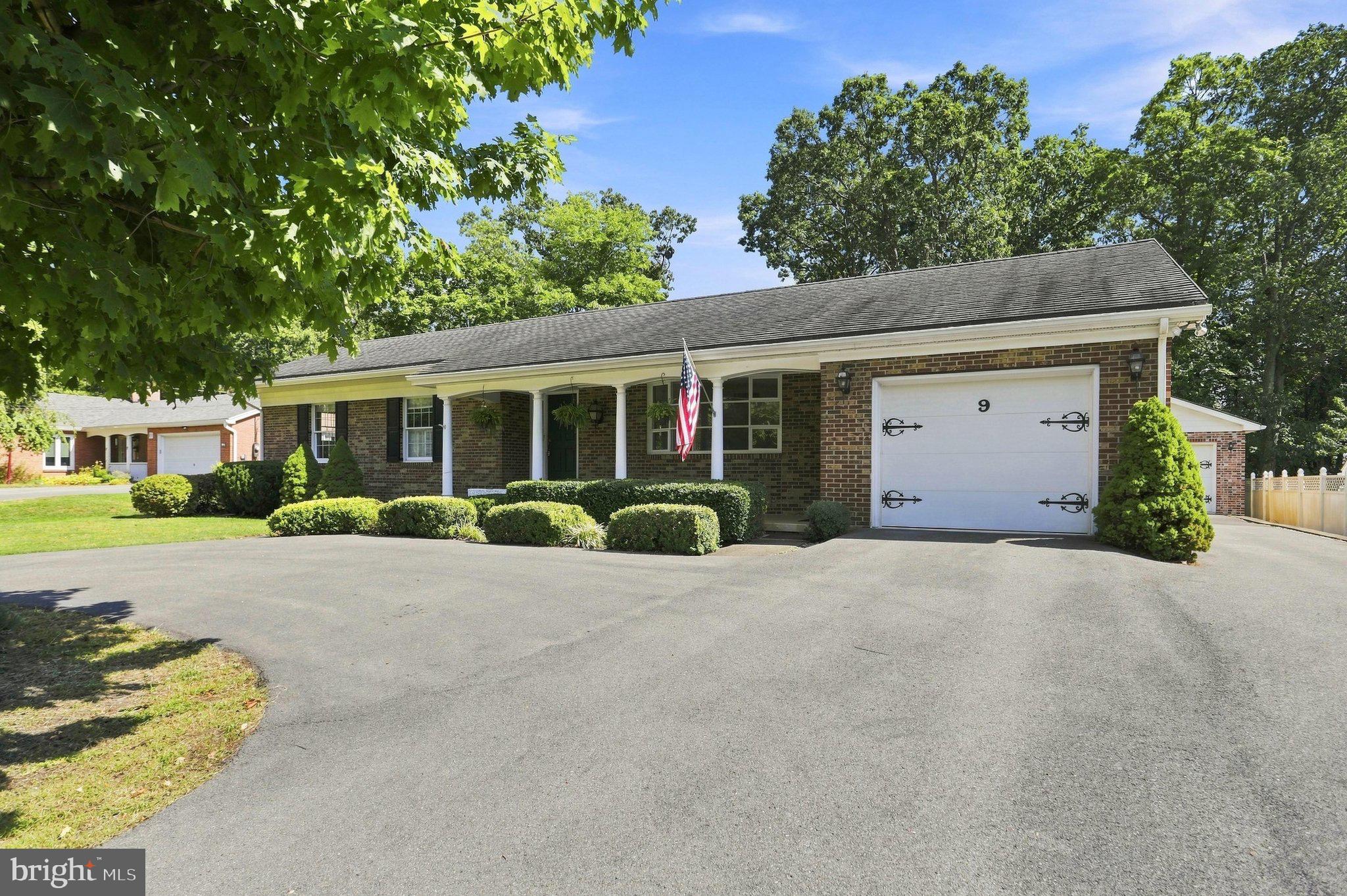 9 FOREST DRIVE