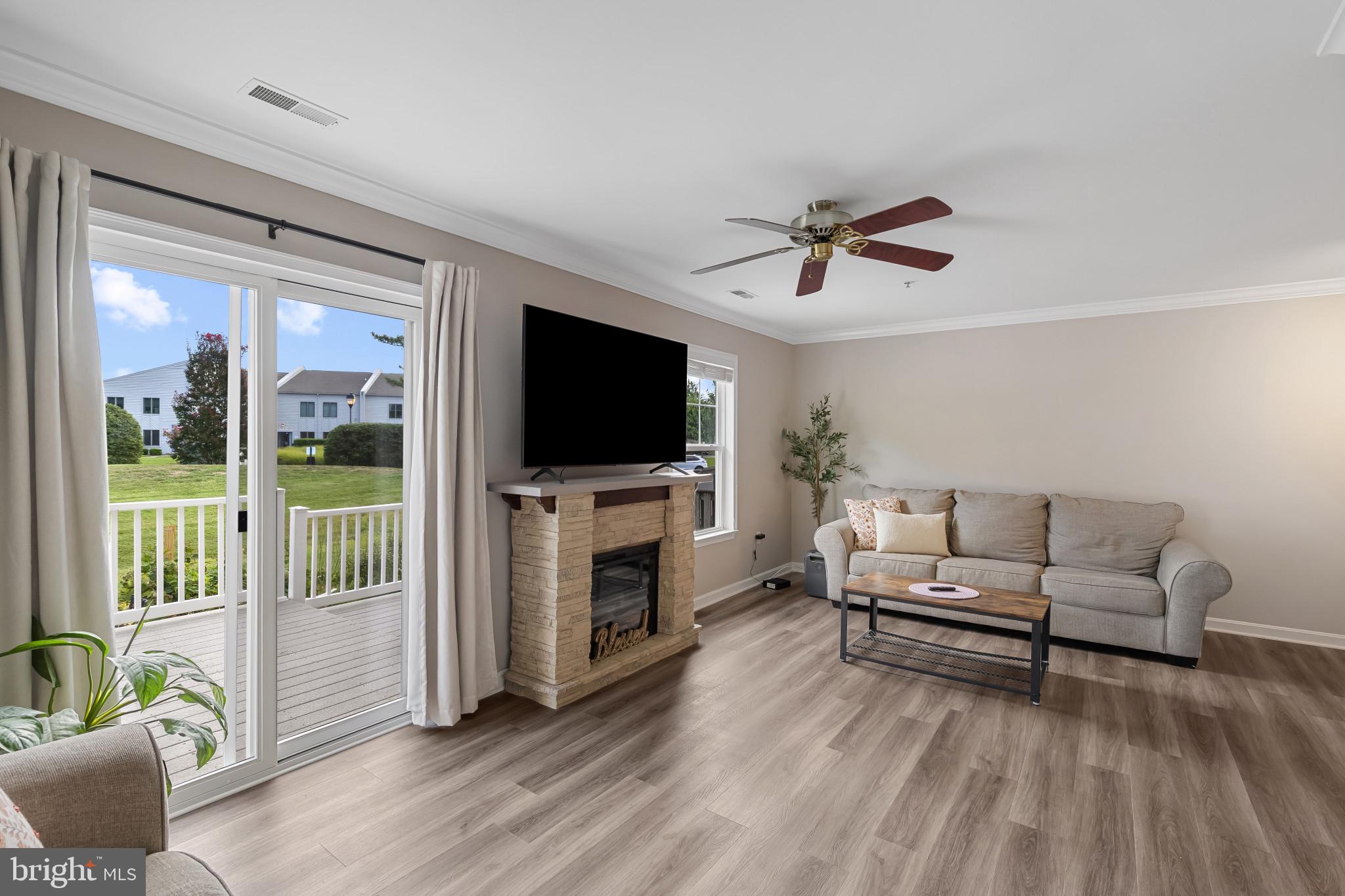 THOMPSON CREEK CONDOS - Residential