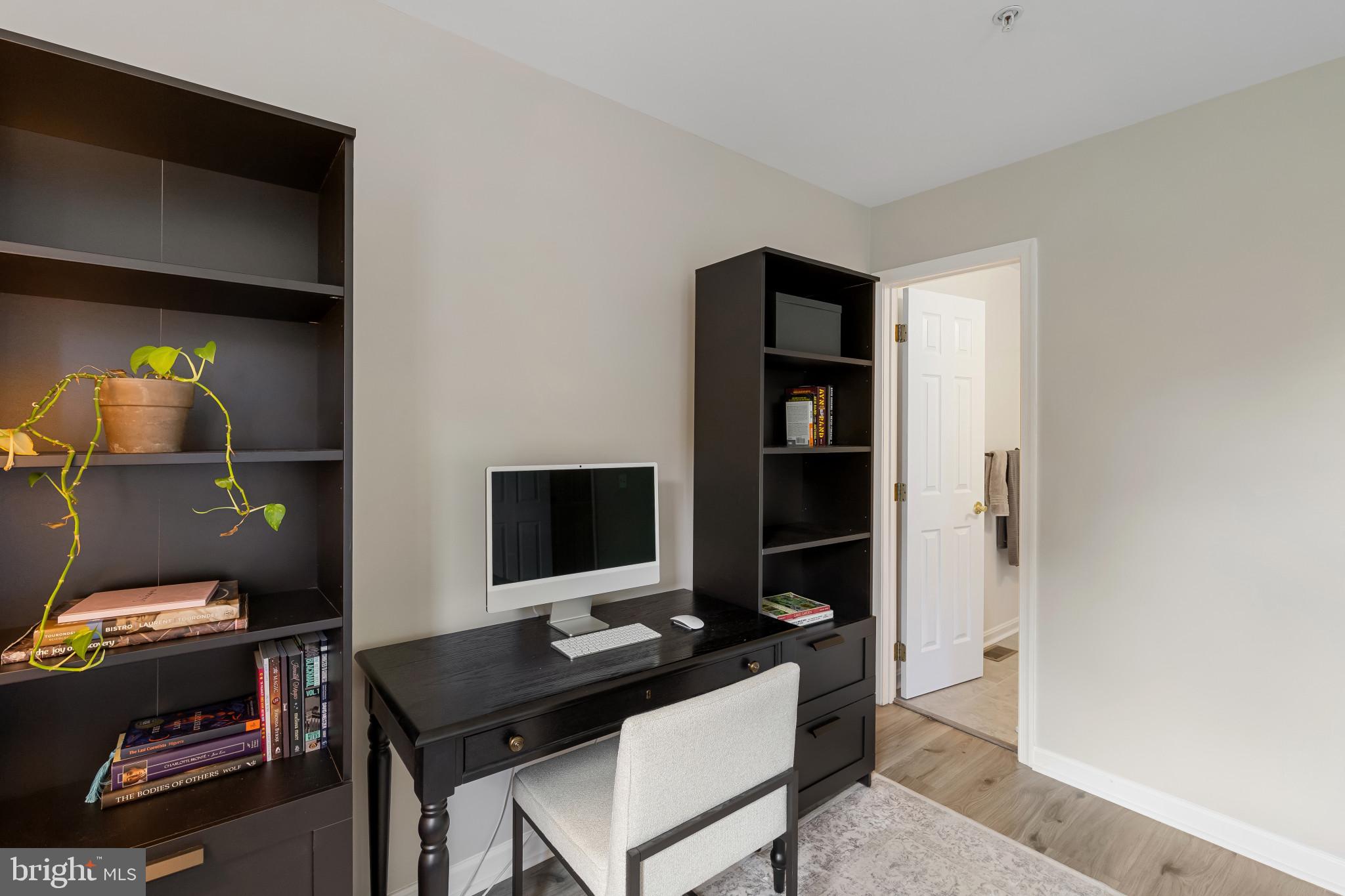 THOMPSON CREEK CONDOS - Residential