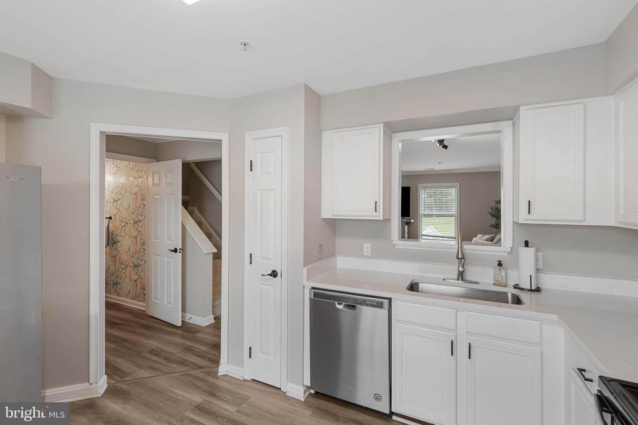 THOMPSON CREEK CONDOS - Residential