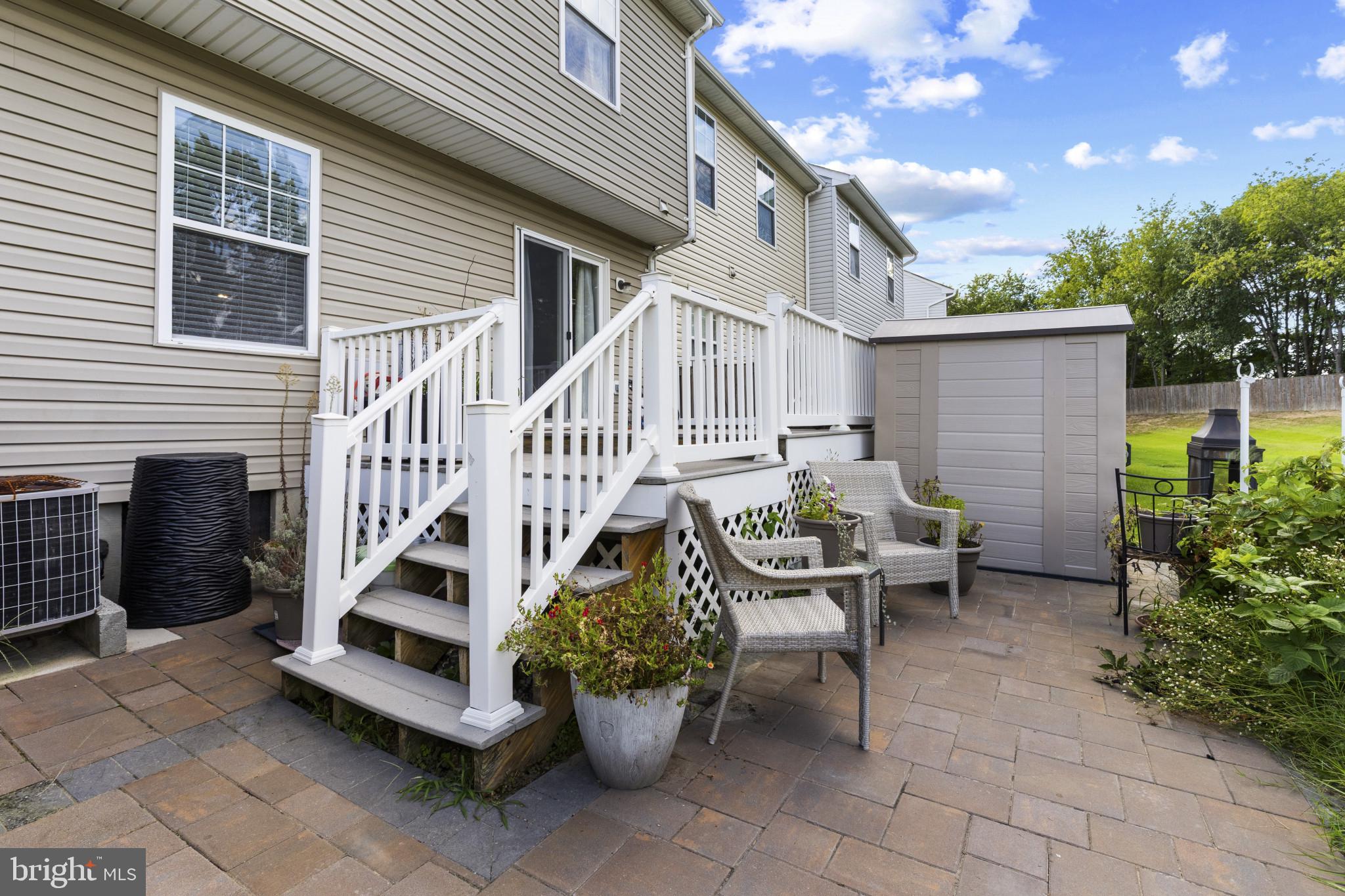 THOMPSON CREEK CONDOS - Residential