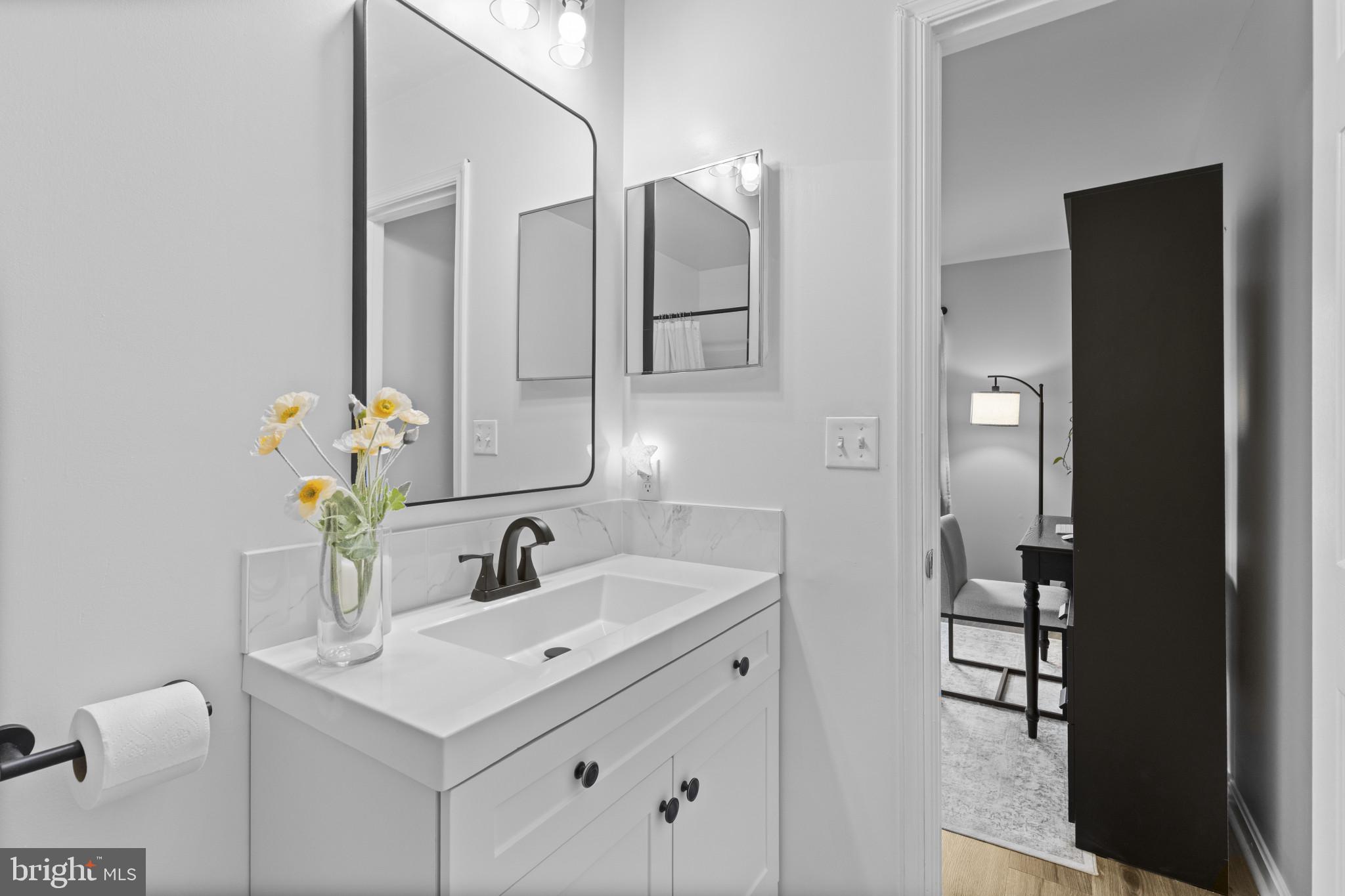 THOMPSON CREEK CONDOS - Residential