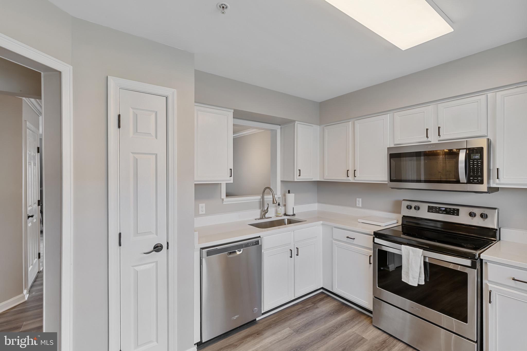 THOMPSON CREEK CONDOS - Residential