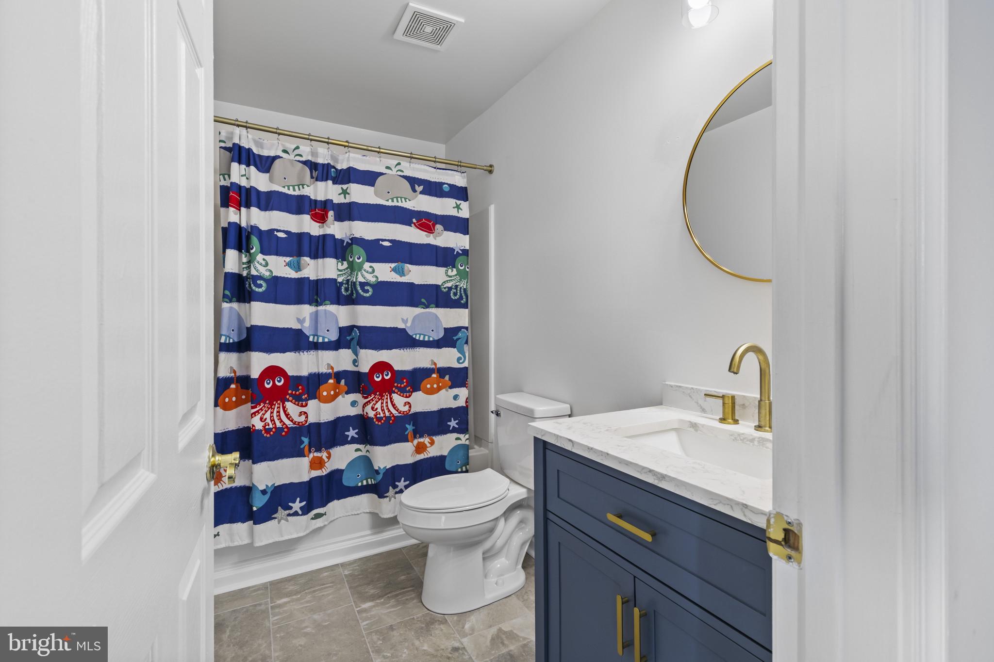 THOMPSON CREEK CONDOS - Residential