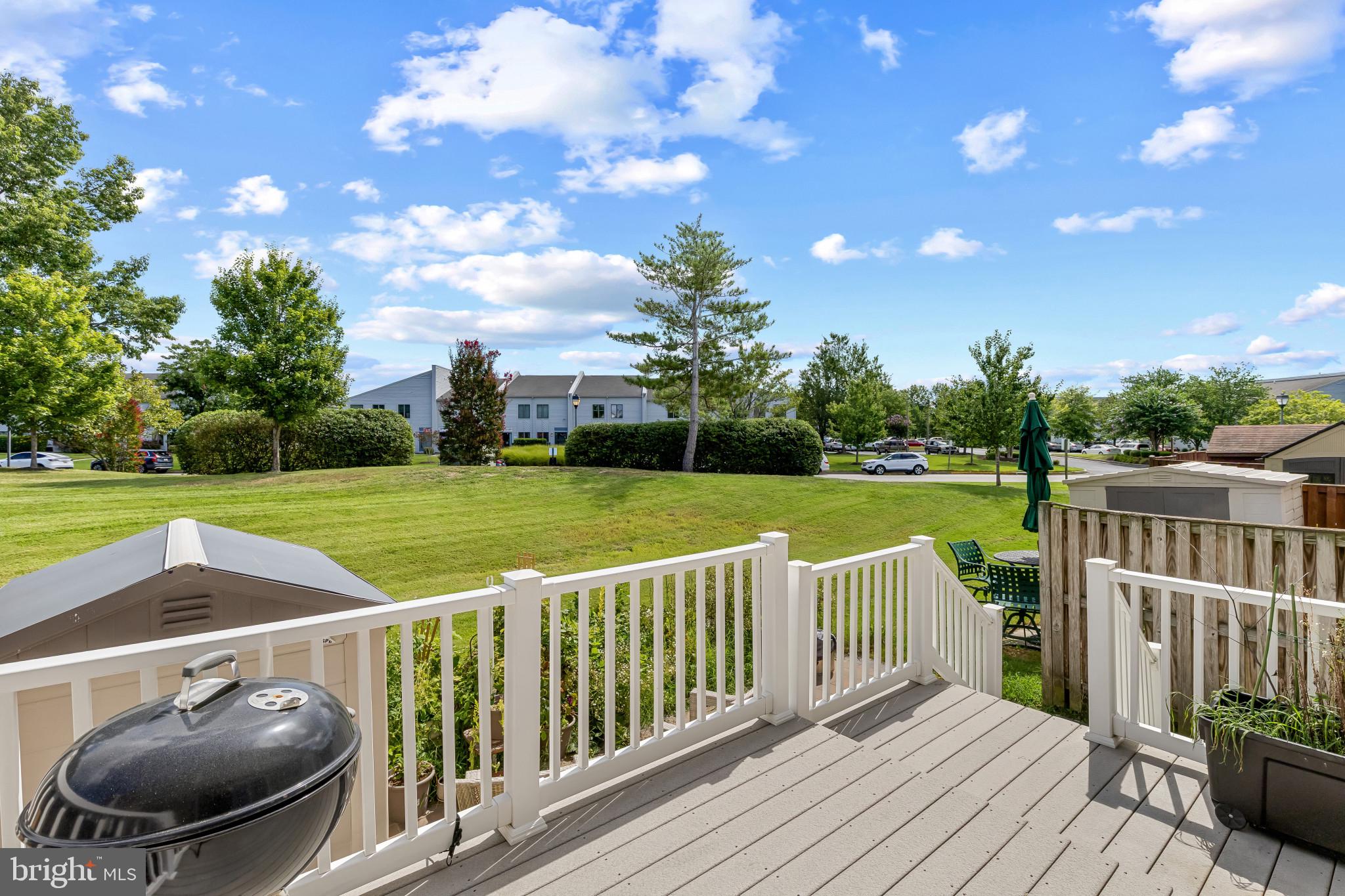 THOMPSON CREEK CONDOS - Residential