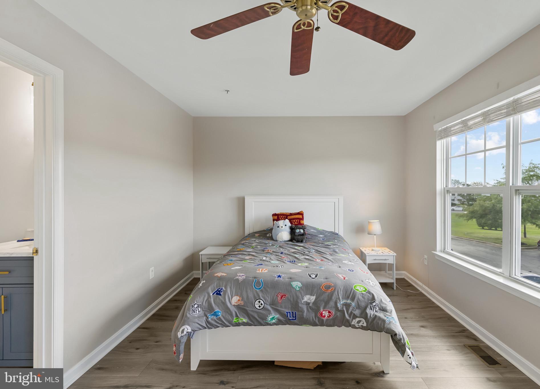 THOMPSON CREEK CONDOS - Residential