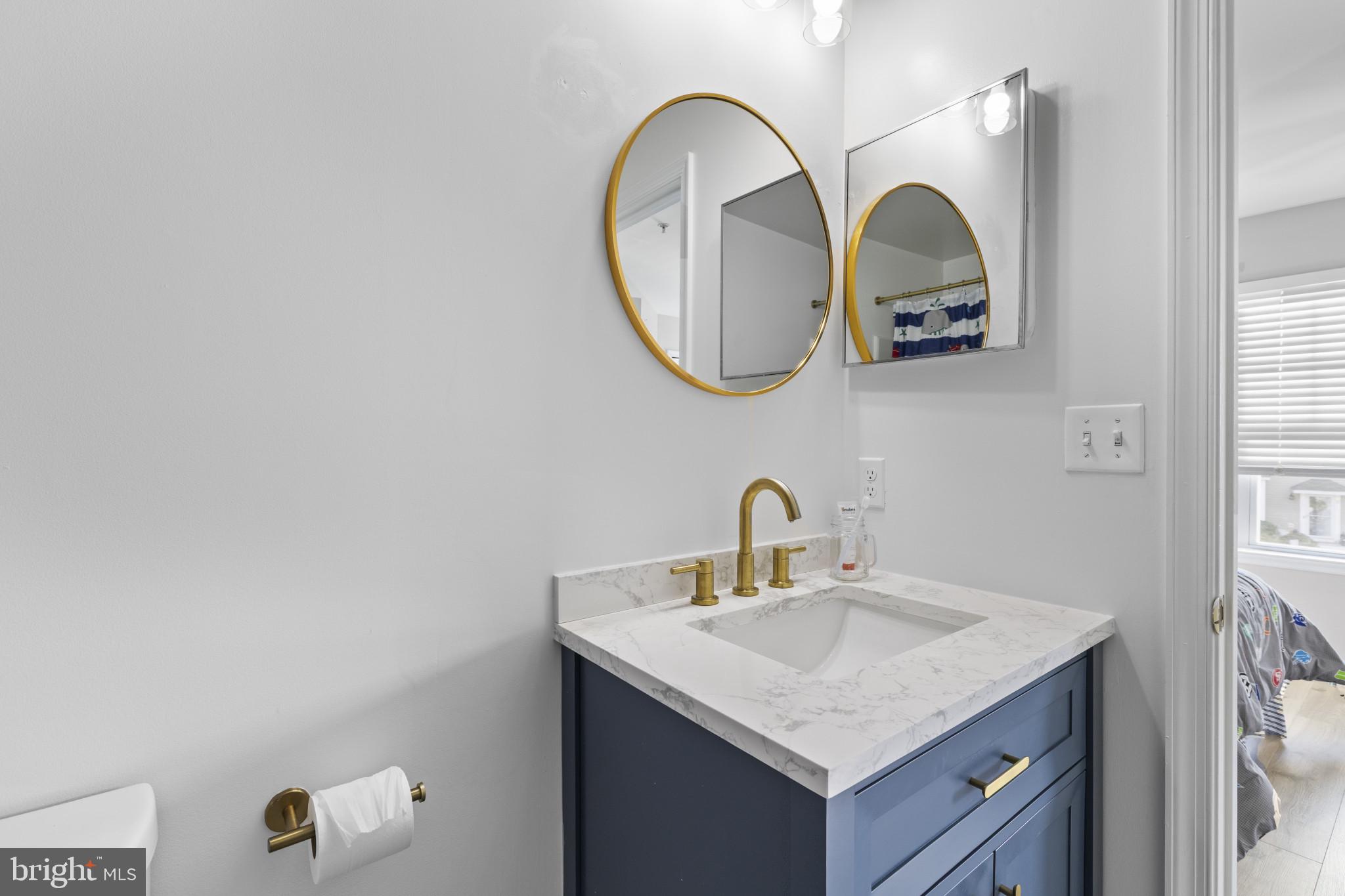 THOMPSON CREEK CONDOS - Residential