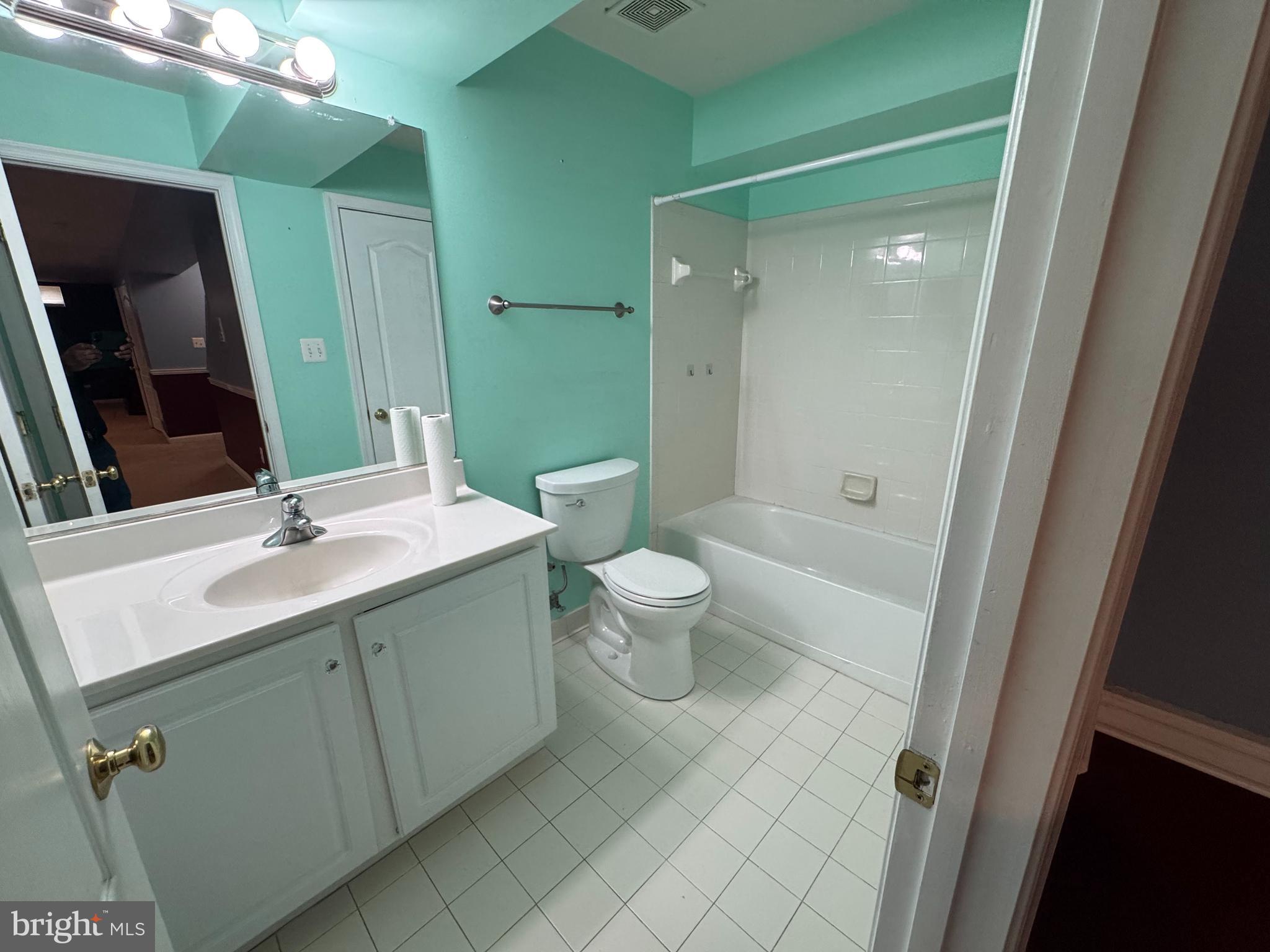 GALYN MANOR - Residential