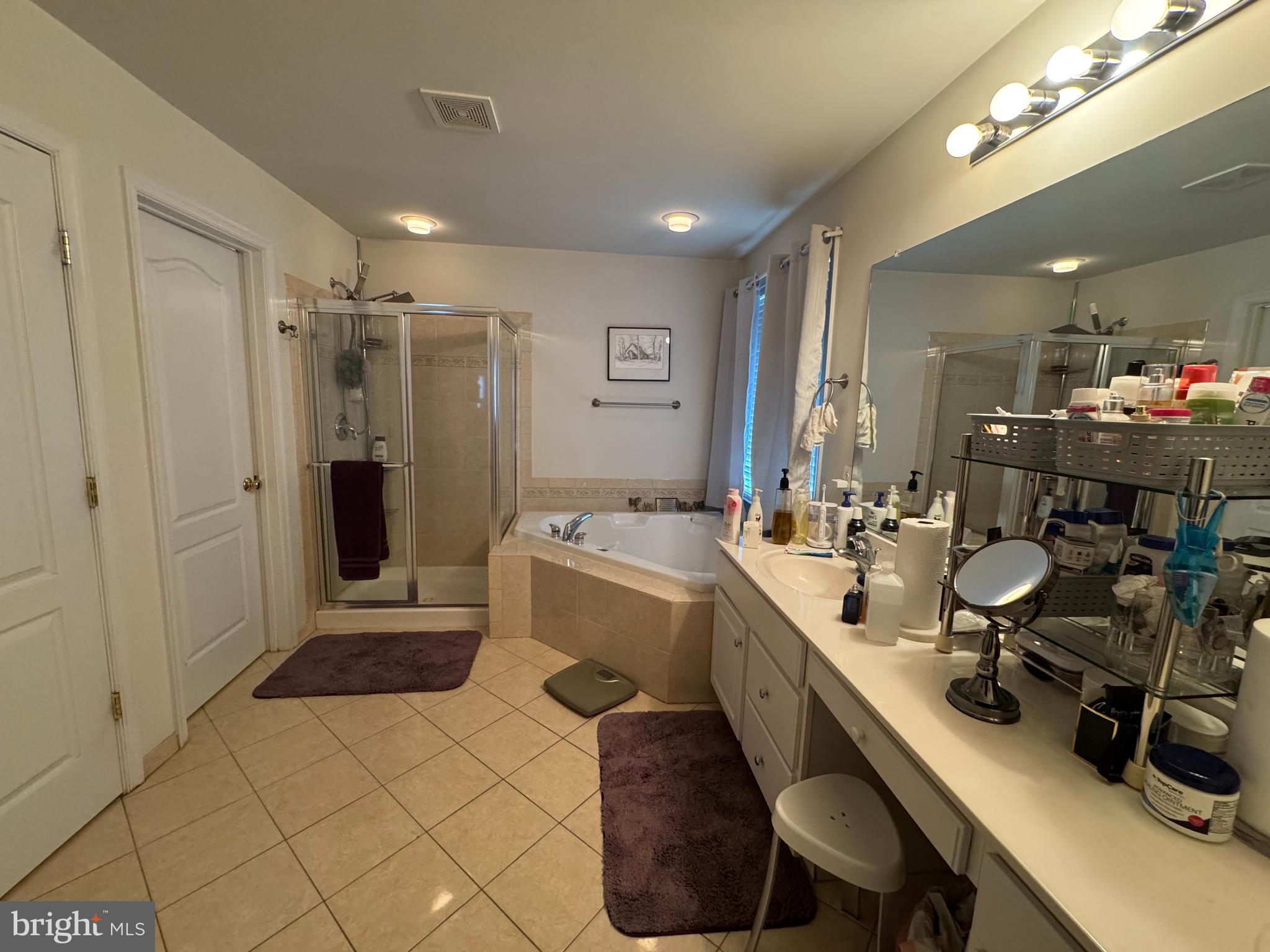 GALYN MANOR - Residential