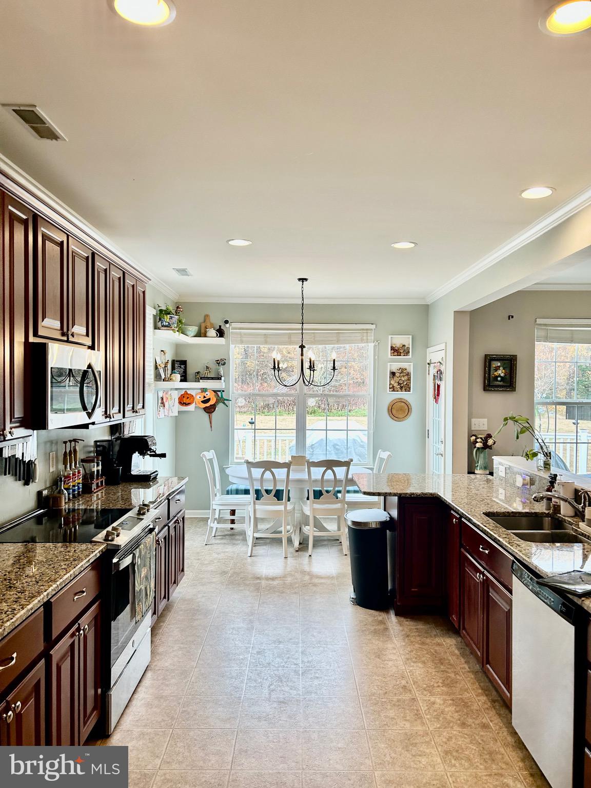 BLUEBERRY HILL - Residential