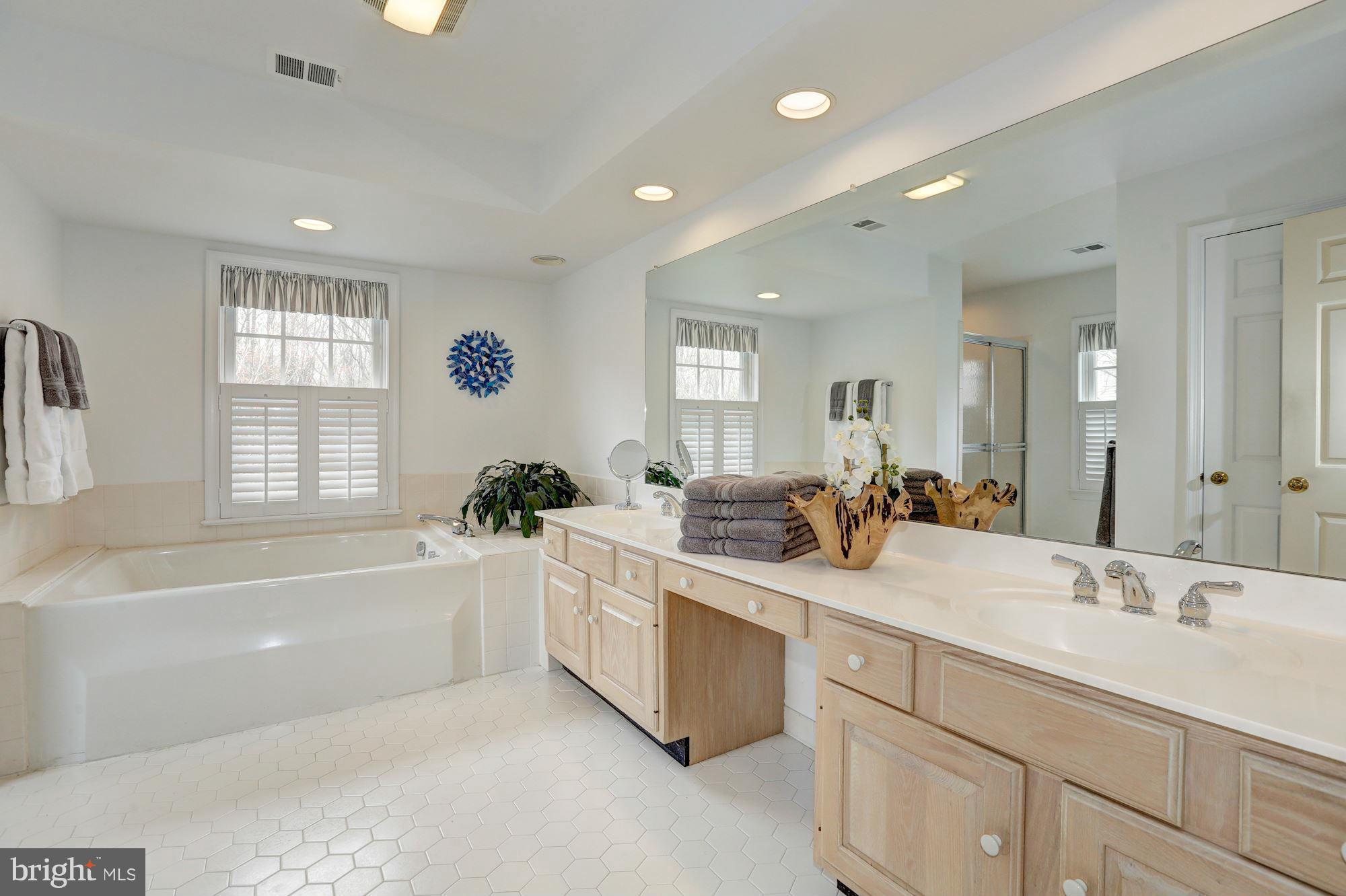 RIVER FALLS - Residential