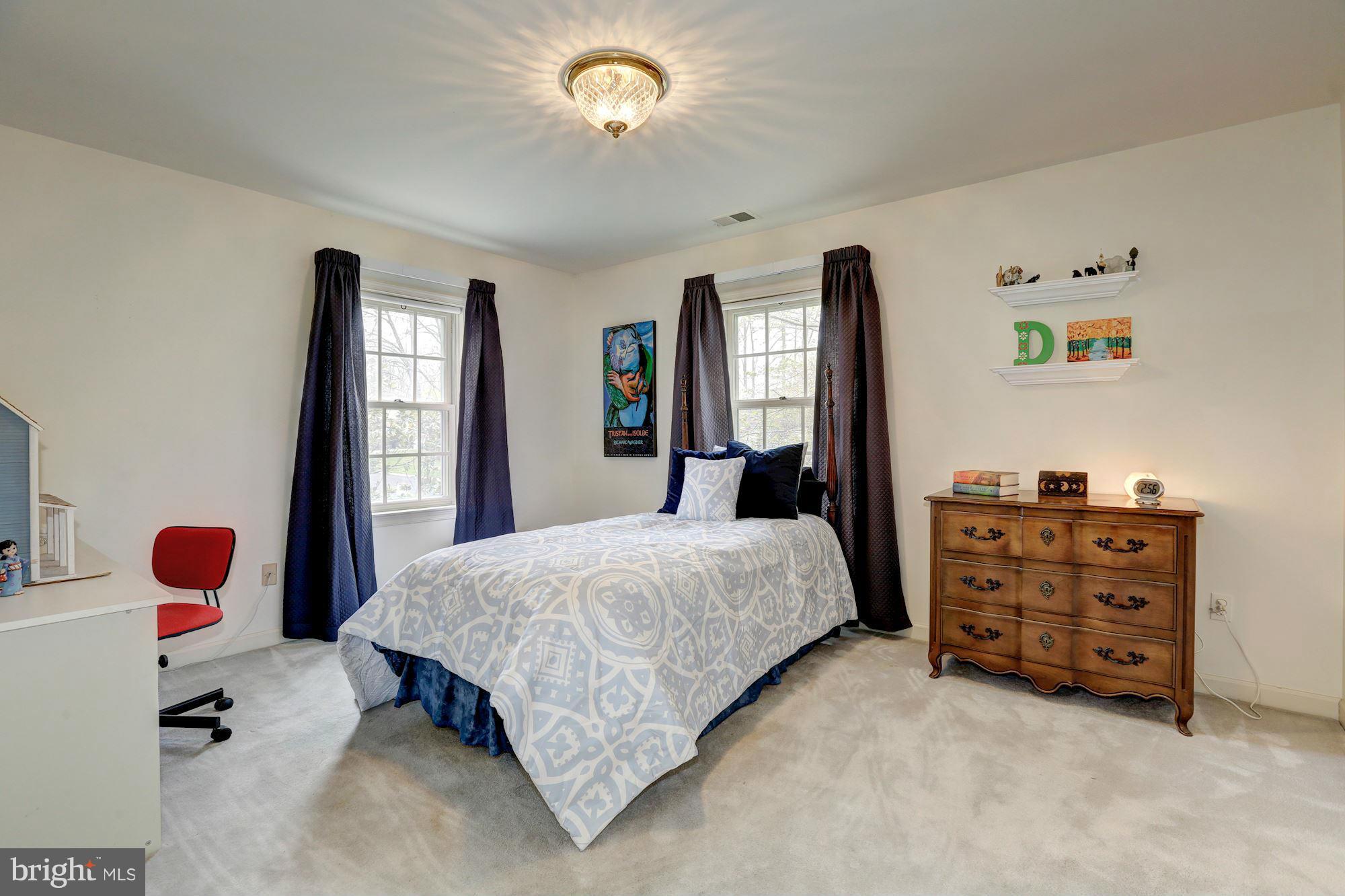 RIVER FALLS - Residential