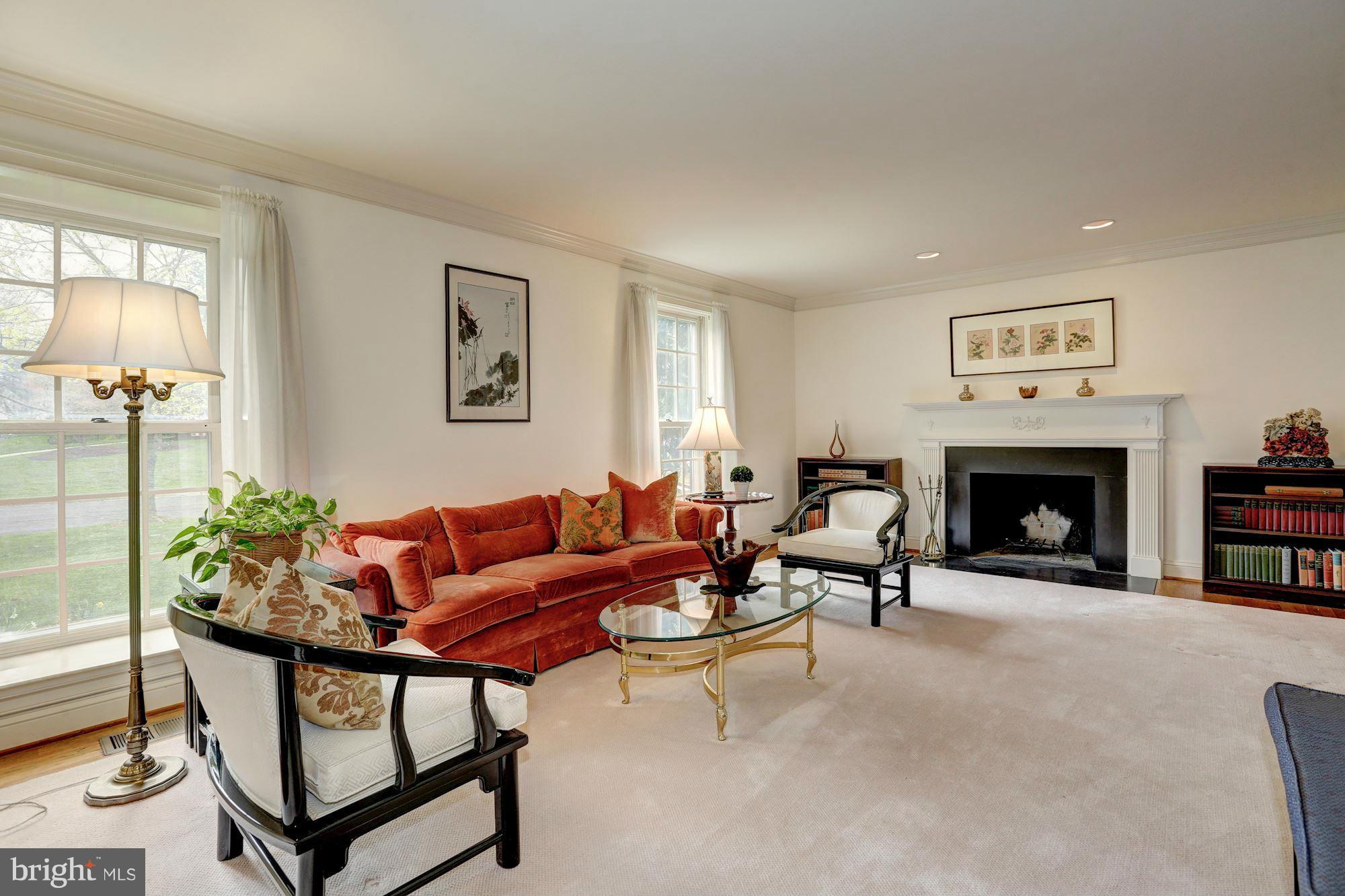 RIVER FALLS - Residential