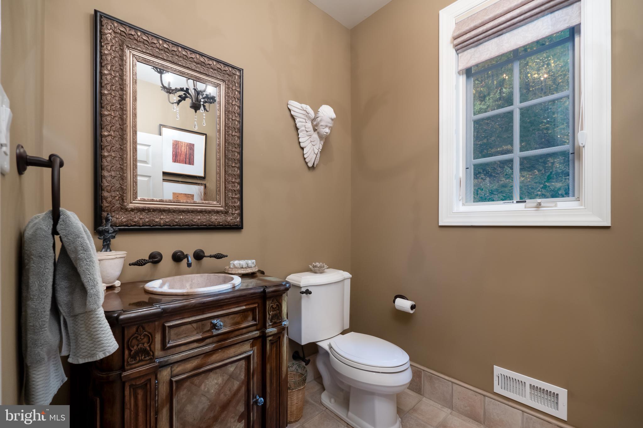 WAYHILL WOODS - Residential