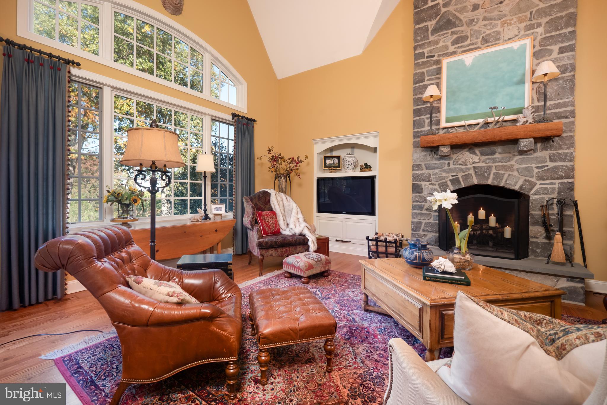 WAYHILL WOODS - Residential