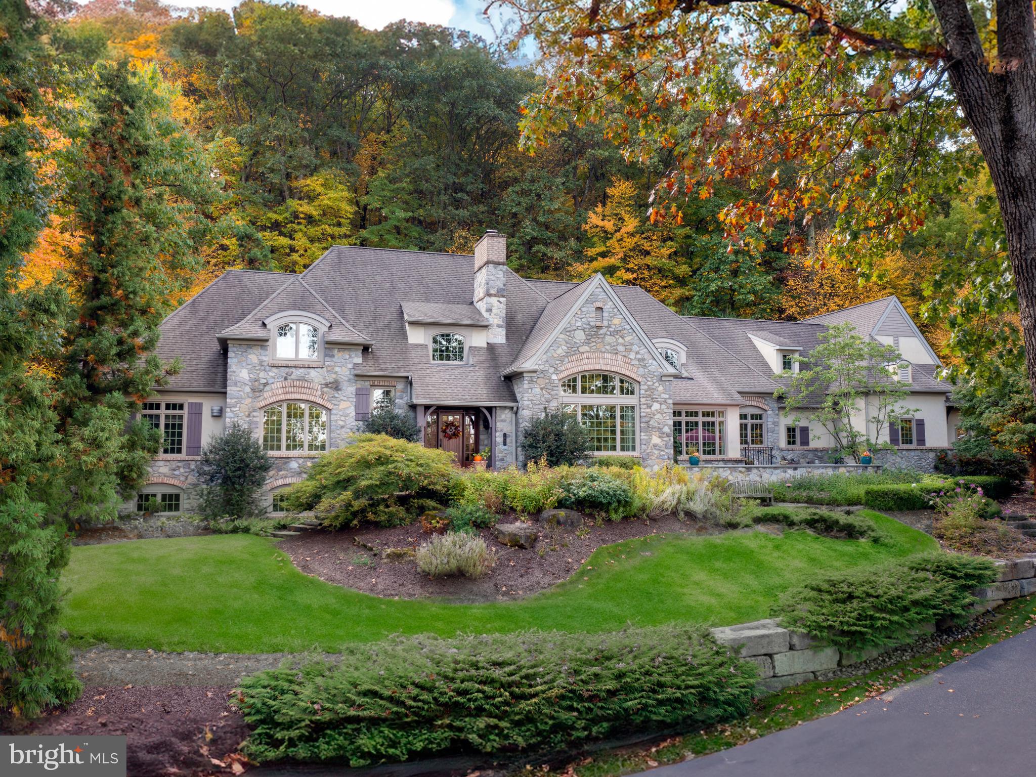 WAYHILL WOODS - Residential