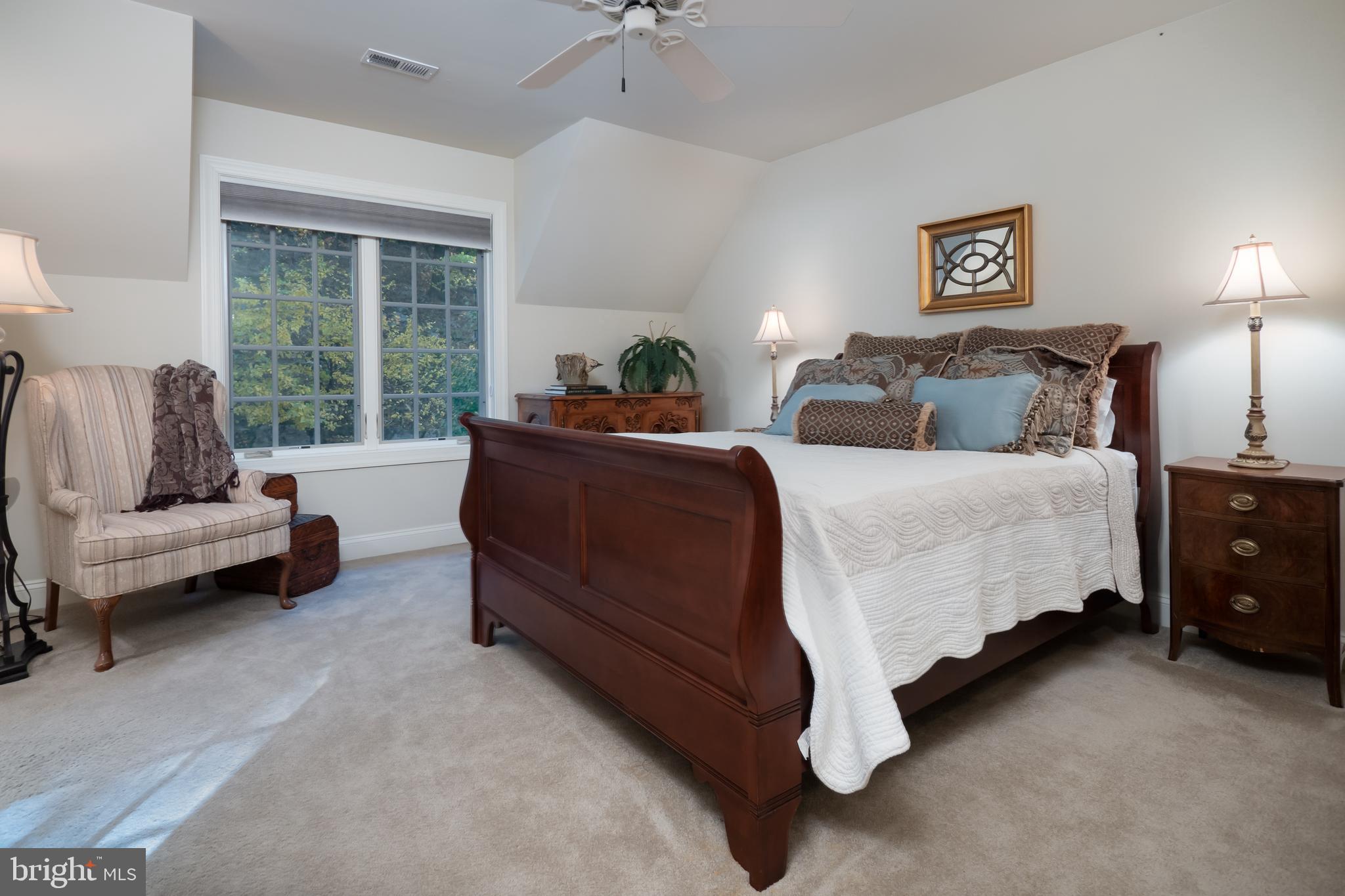 WAYHILL WOODS - Residential