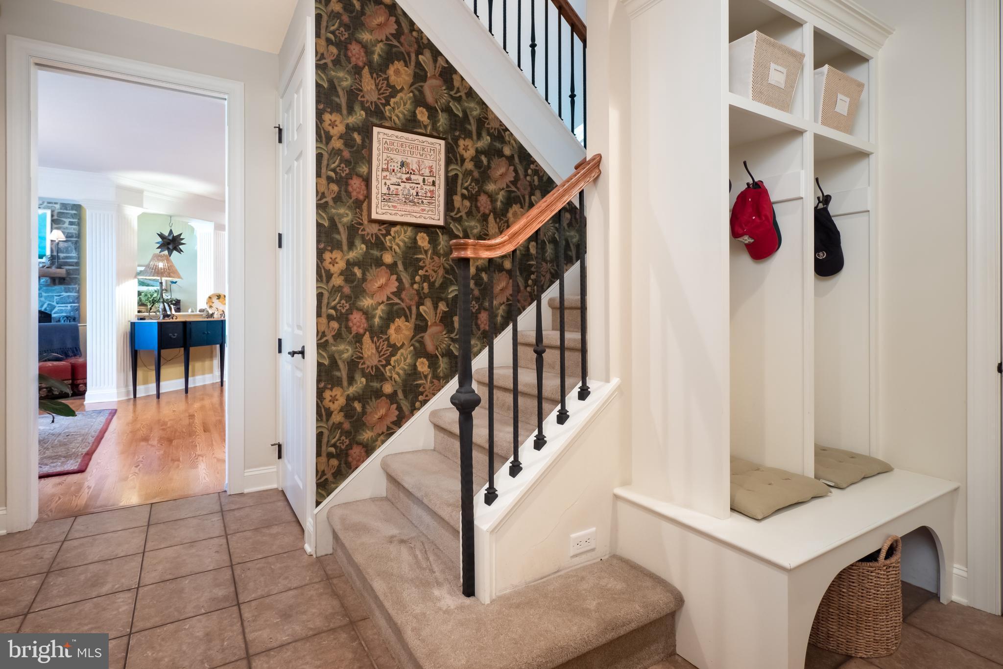 WAYHILL WOODS - Residential