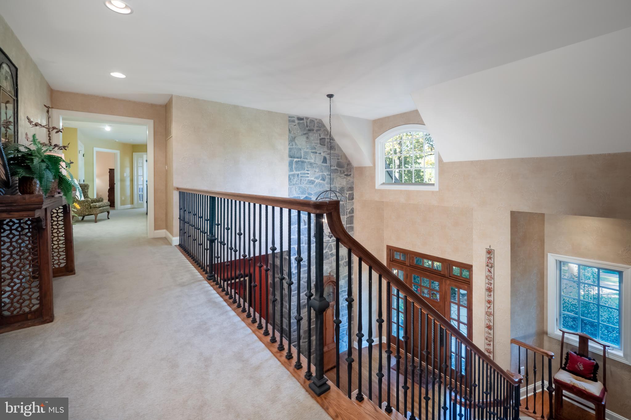 WAYHILL WOODS - Residential