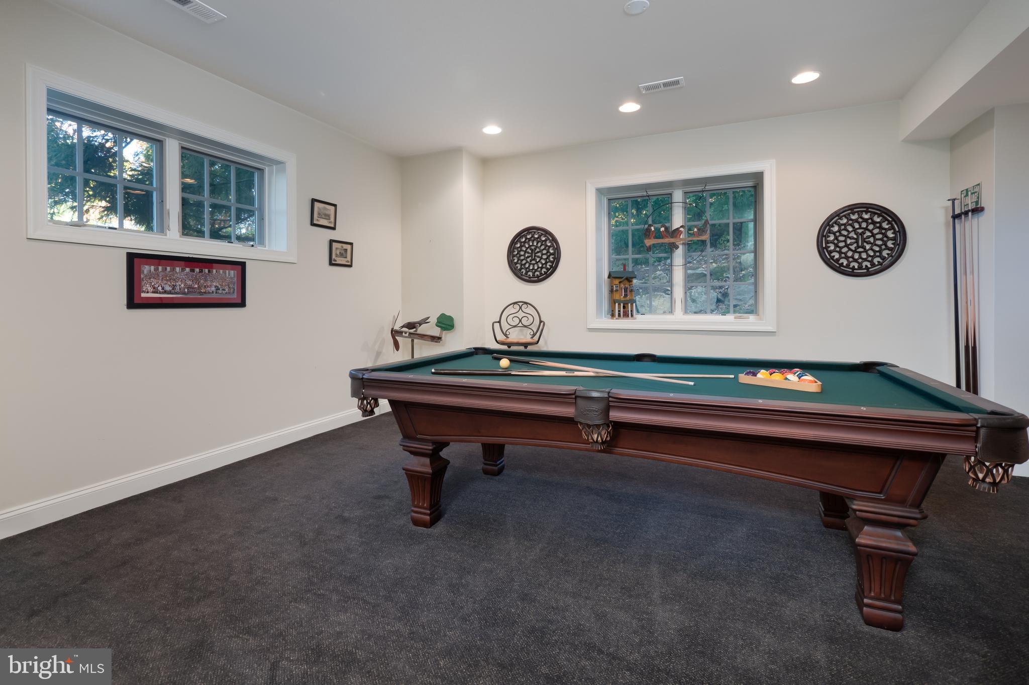 WAYHILL WOODS - Residential