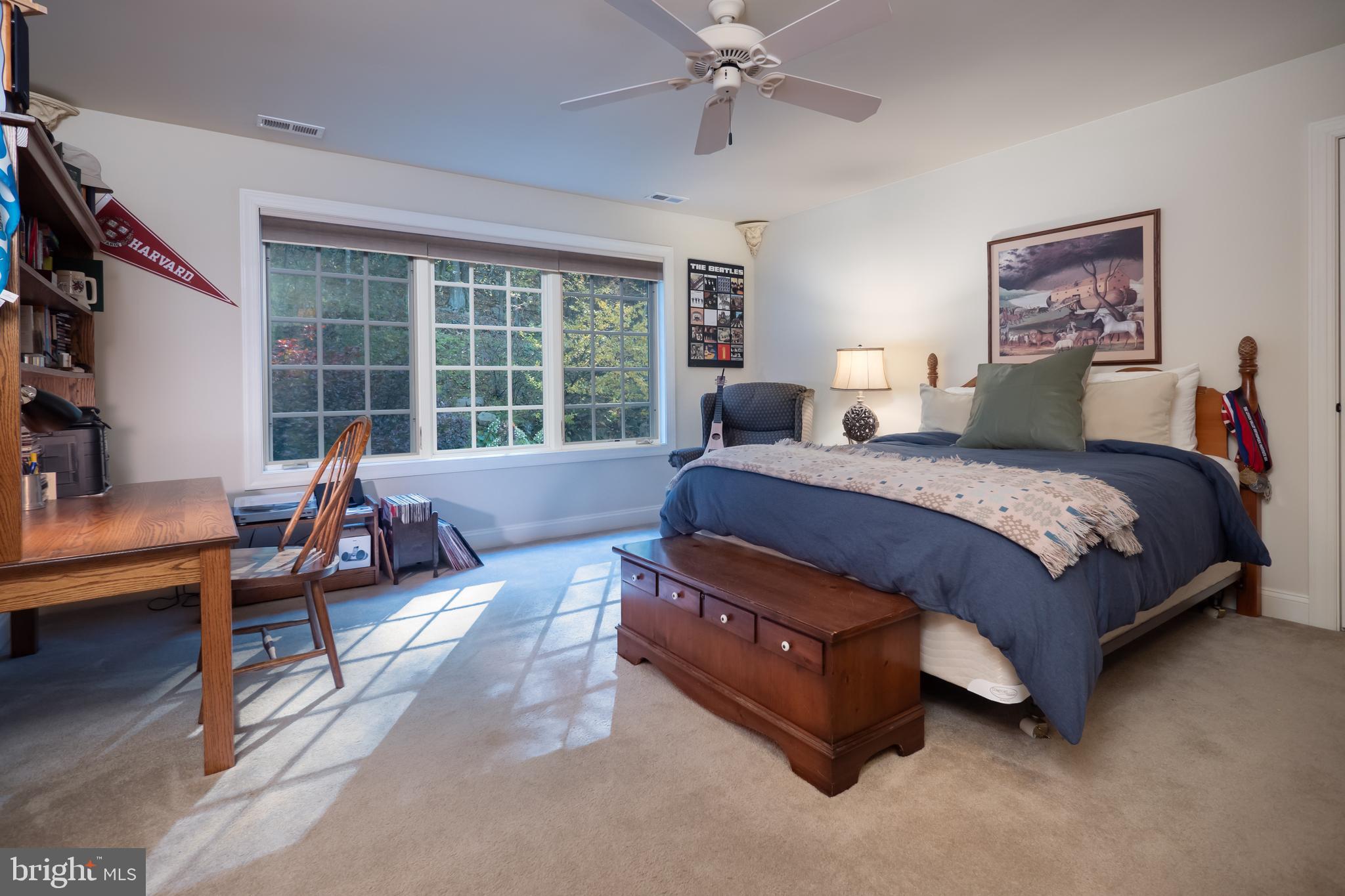 WAYHILL WOODS - Residential