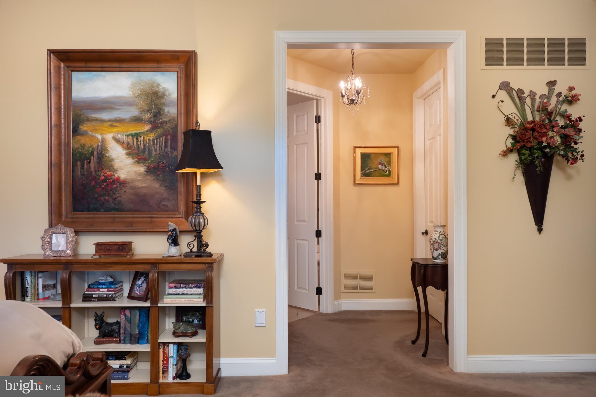 WAYHILL WOODS - Residential