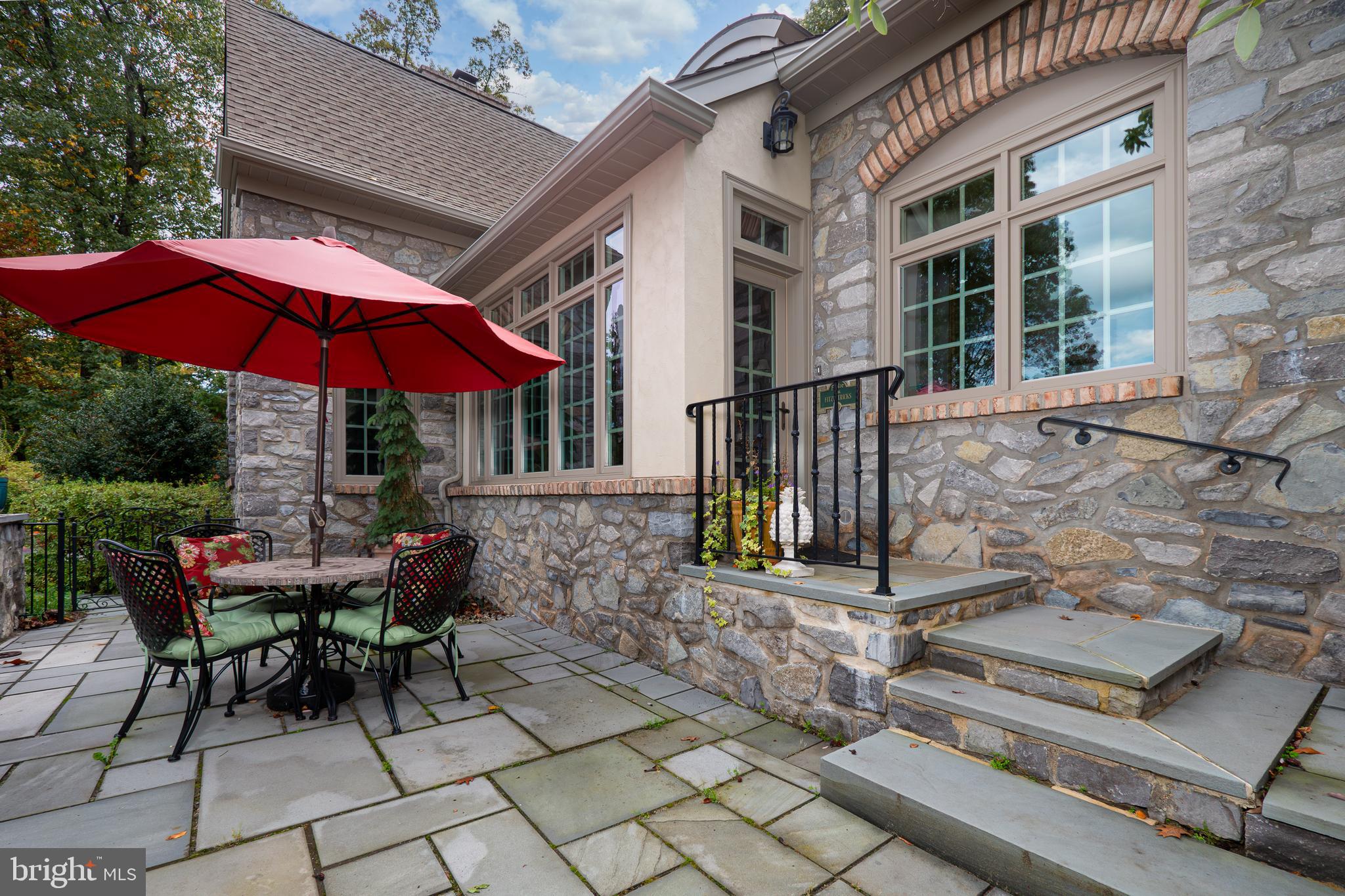 WAYHILL WOODS - Residential