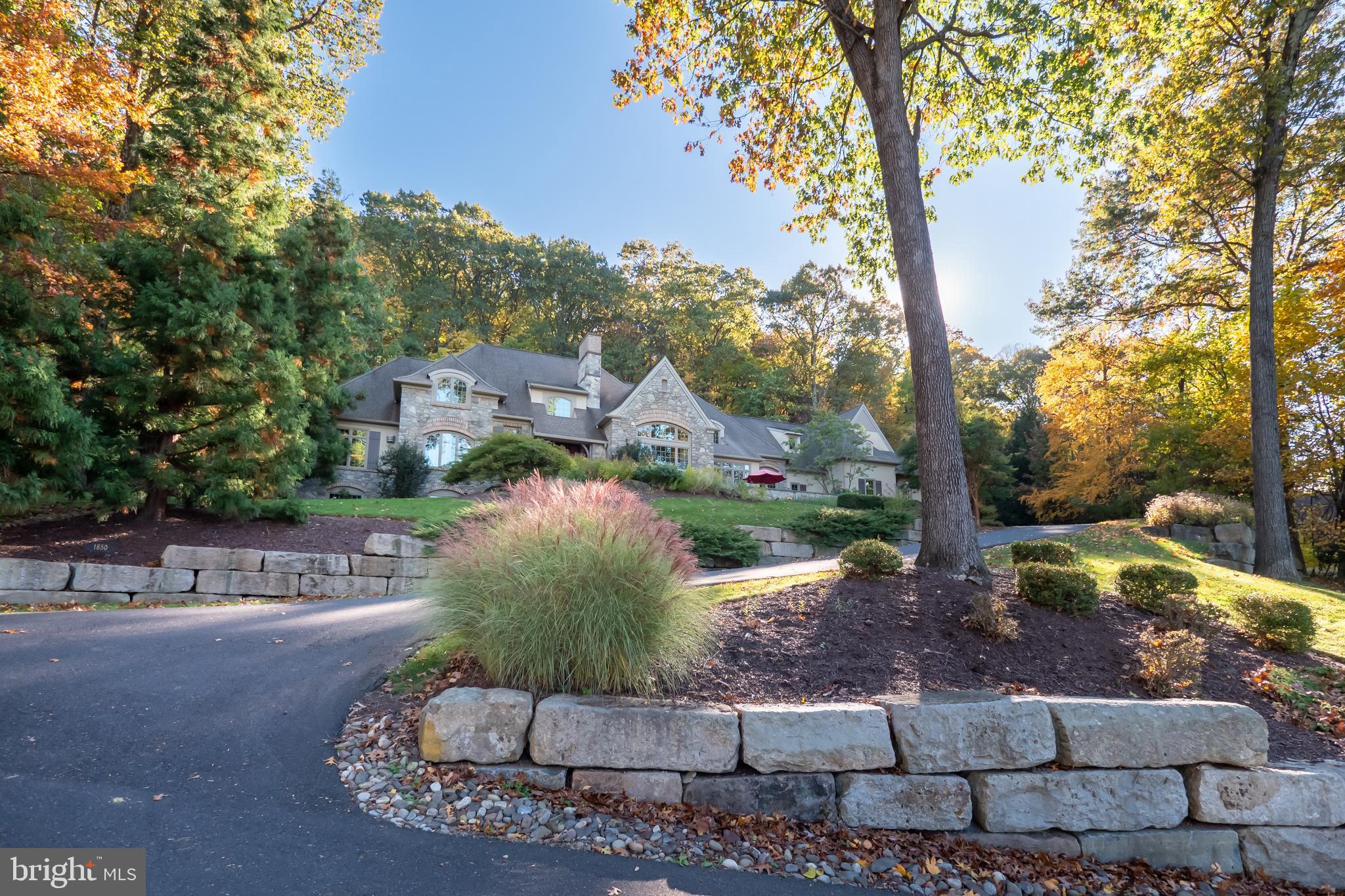 WAYHILL WOODS - Residential