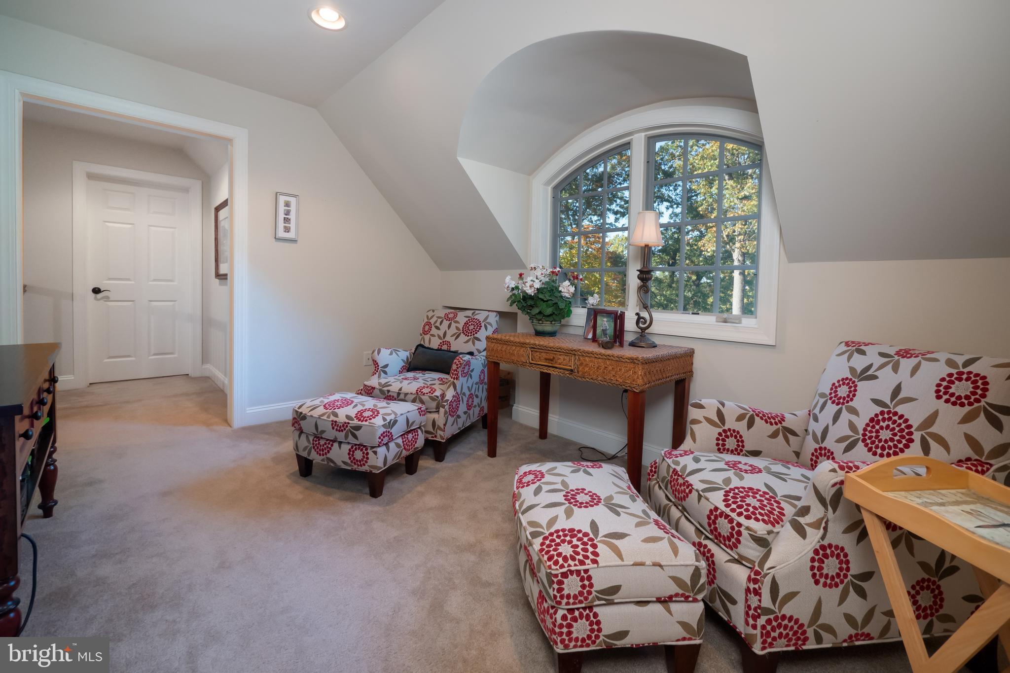 WAYHILL WOODS - Residential