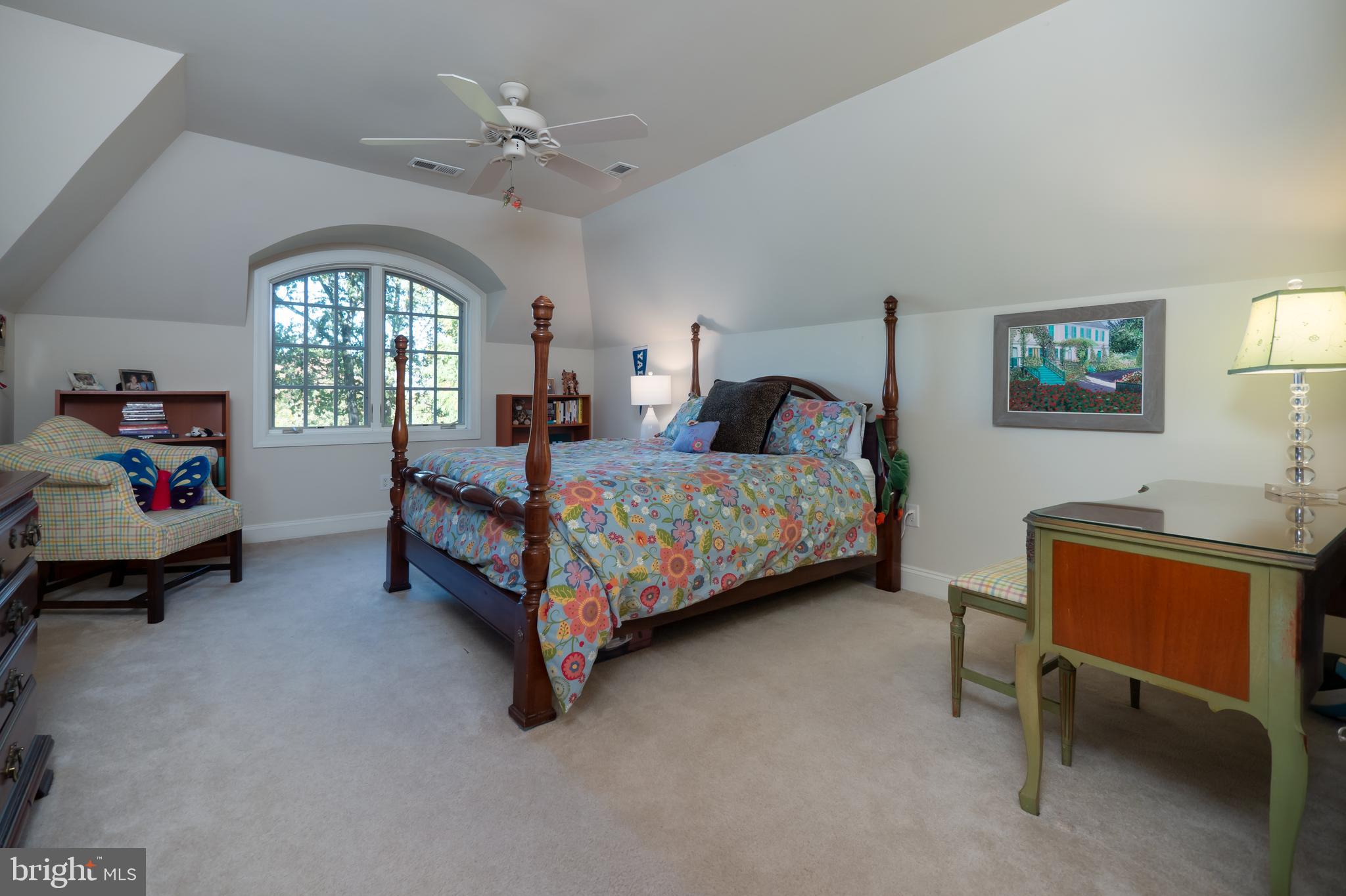 WAYHILL WOODS - Residential