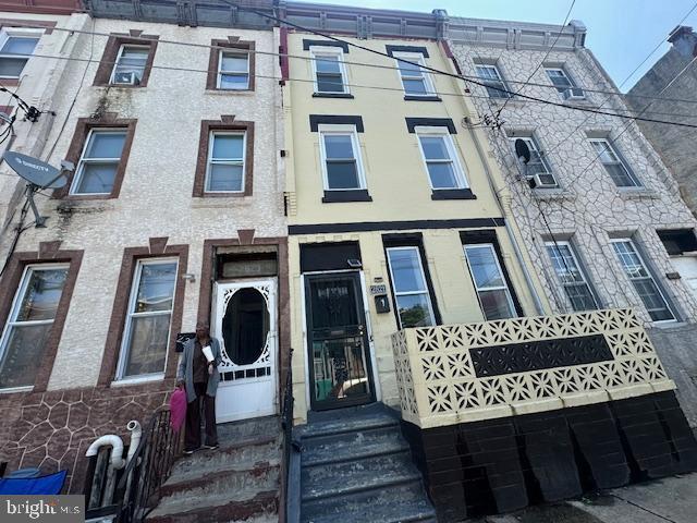 Investor special or perfect first-time buyer opportunity! This spacious rowhome offers nearly 2,300 sq. ft. of living space — priced well below recent neighborhood sales. Located near Temple University, Broad Street, and major transit, the property is ideally positioned for strong rental demand or long-term appreciation.
Features include tall ceilings, large rooms with great natural light, and a basement for storage or future finishing. With renovated homes nearby selling in the $175K–$190K+ range, there is plenty of built-in equity and upside potential here.
Whether you’re looking for your next fix & flip, buy & hold rental, or a home with sweat equity, this property delivers value and opportunity. Investor-friendly. Schedule your showing today!