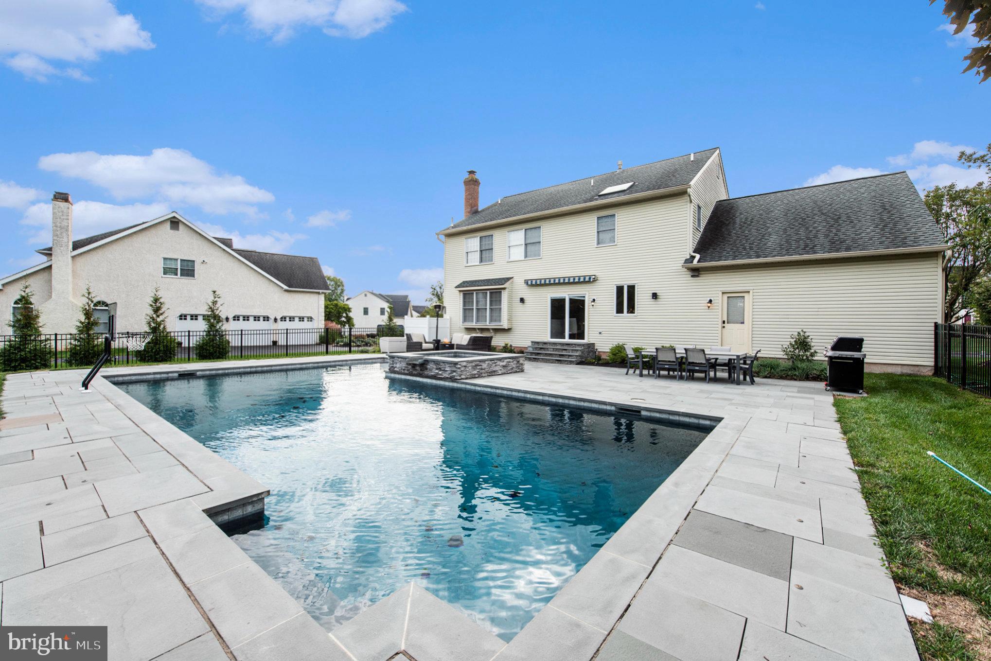 BLUE BELL CC - Residential