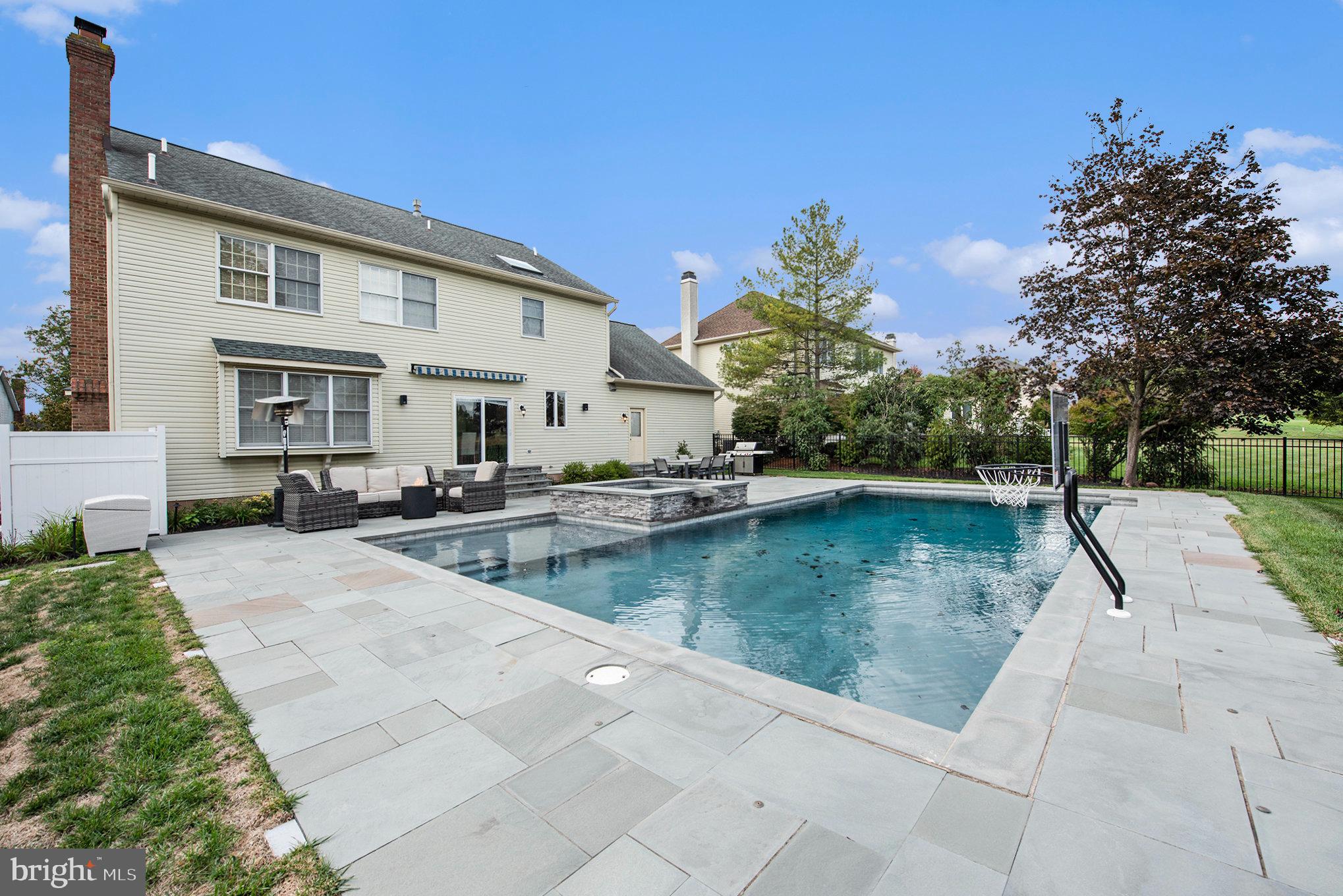 BLUE BELL CC - Residential