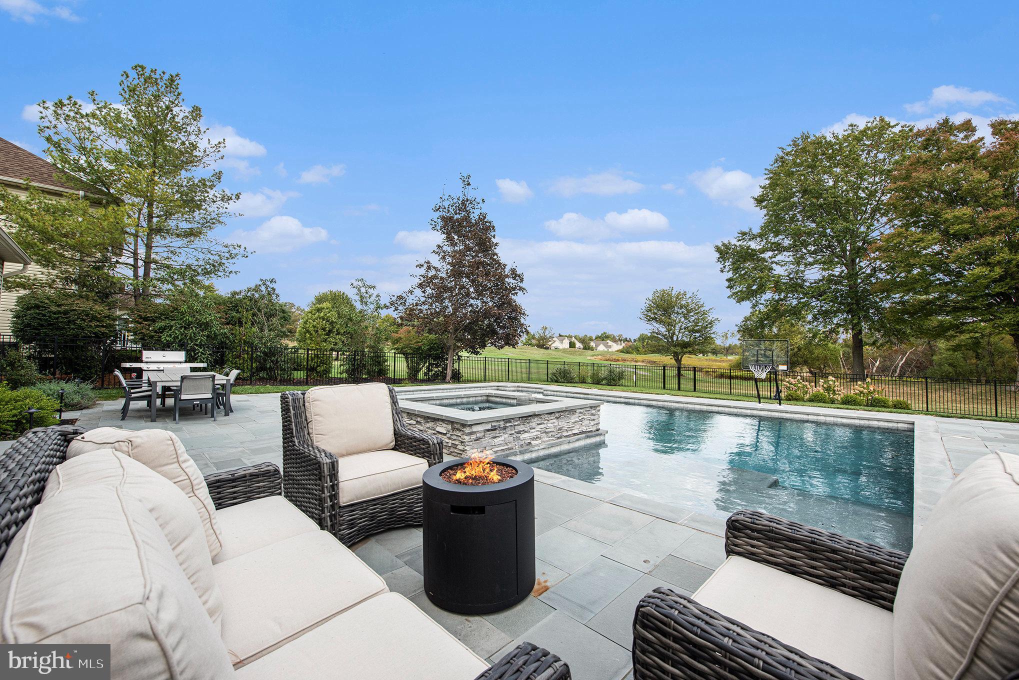 BLUE BELL CC - Residential