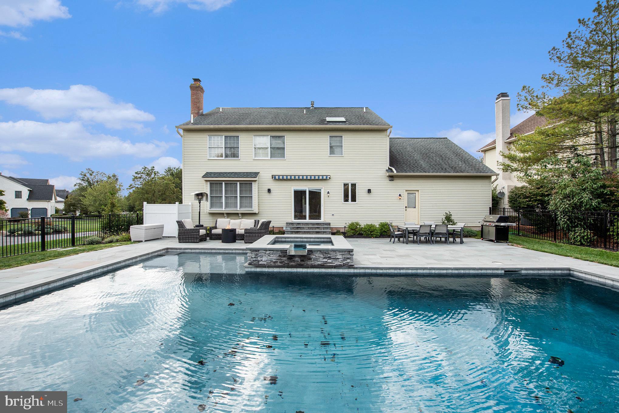 BLUE BELL CC - Residential