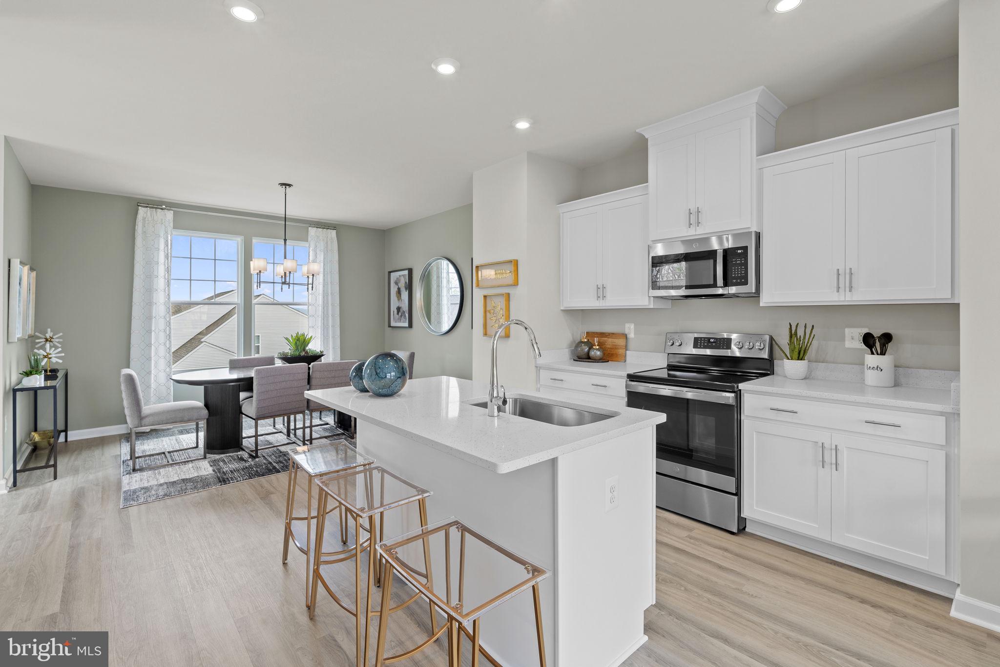 PRESIDENTS POINTE - Residential