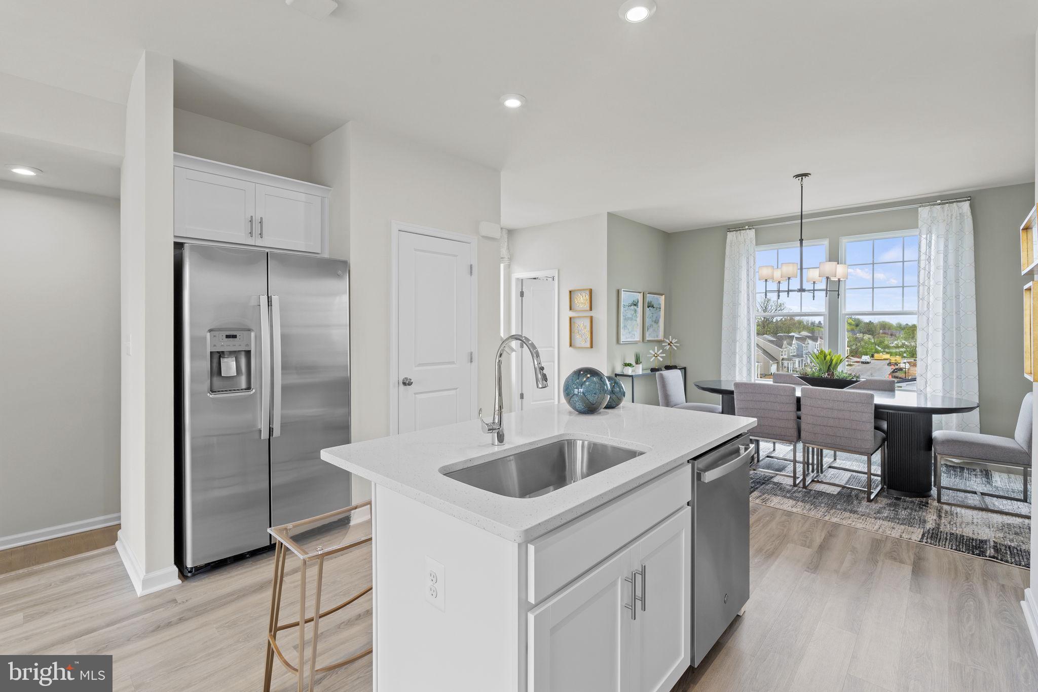 PRESIDENTS POINTE - Residential