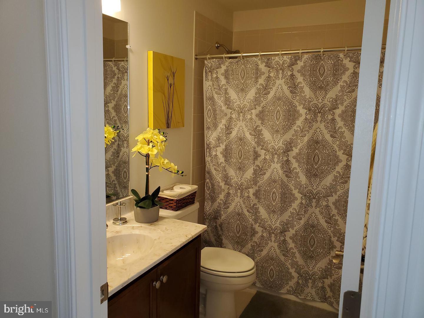 COWAN CROSSING - Residential Lease