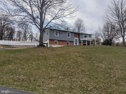 Photo of 12260 High Point Road, FELTON, PA 17322 (MLS # PAYK2099740)