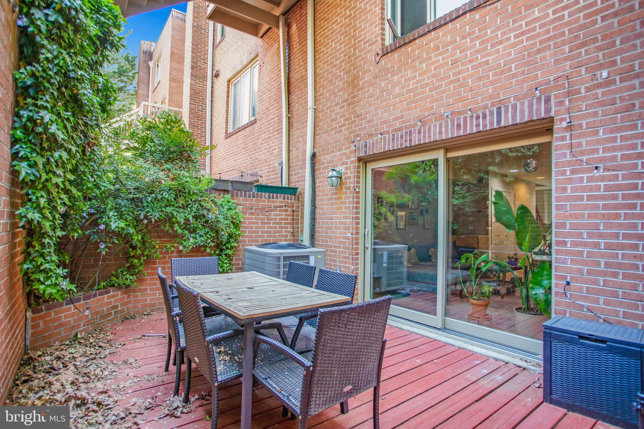 MOUNT PLEASANT - Residential Lease