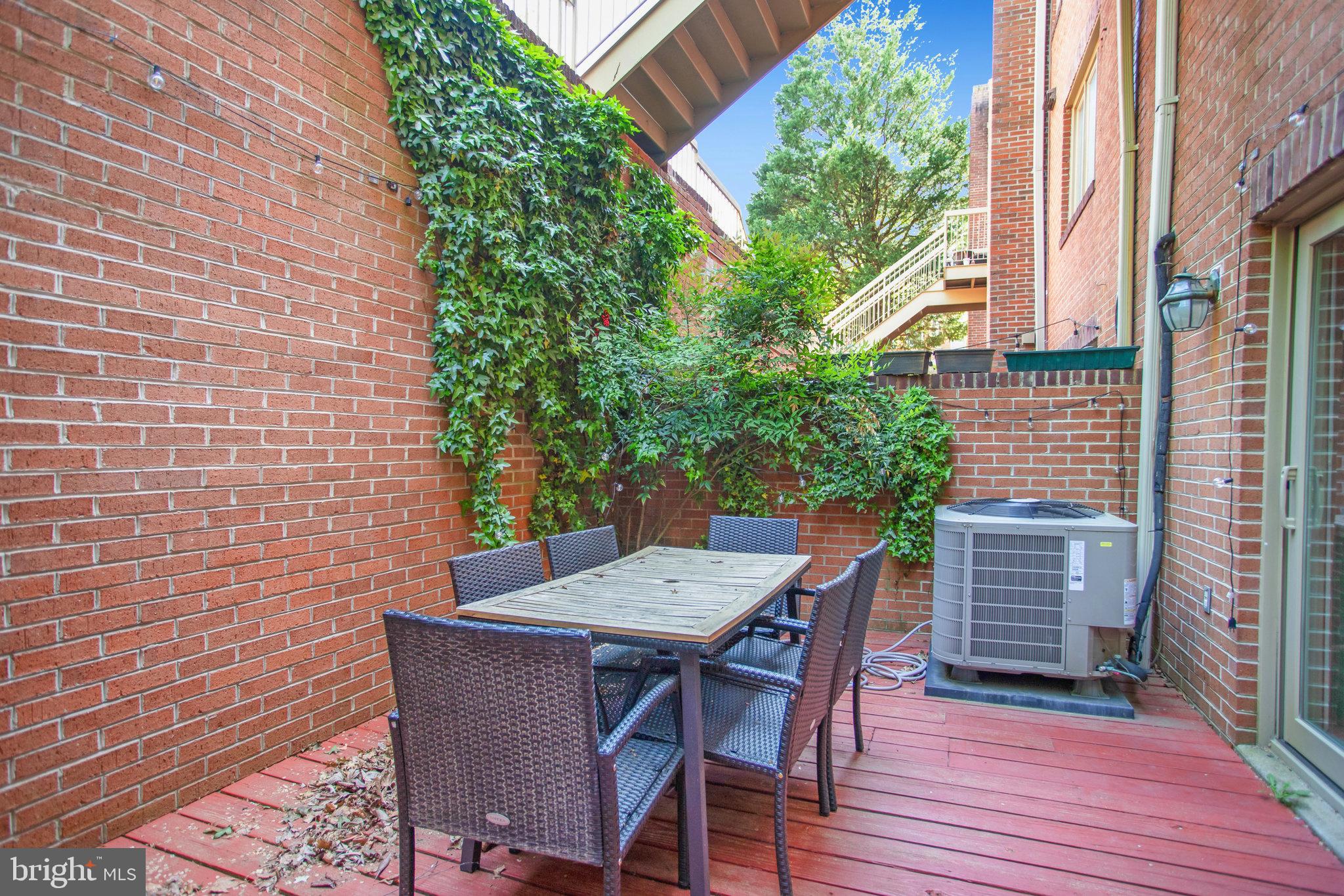 MOUNT PLEASANT - Residential Lease